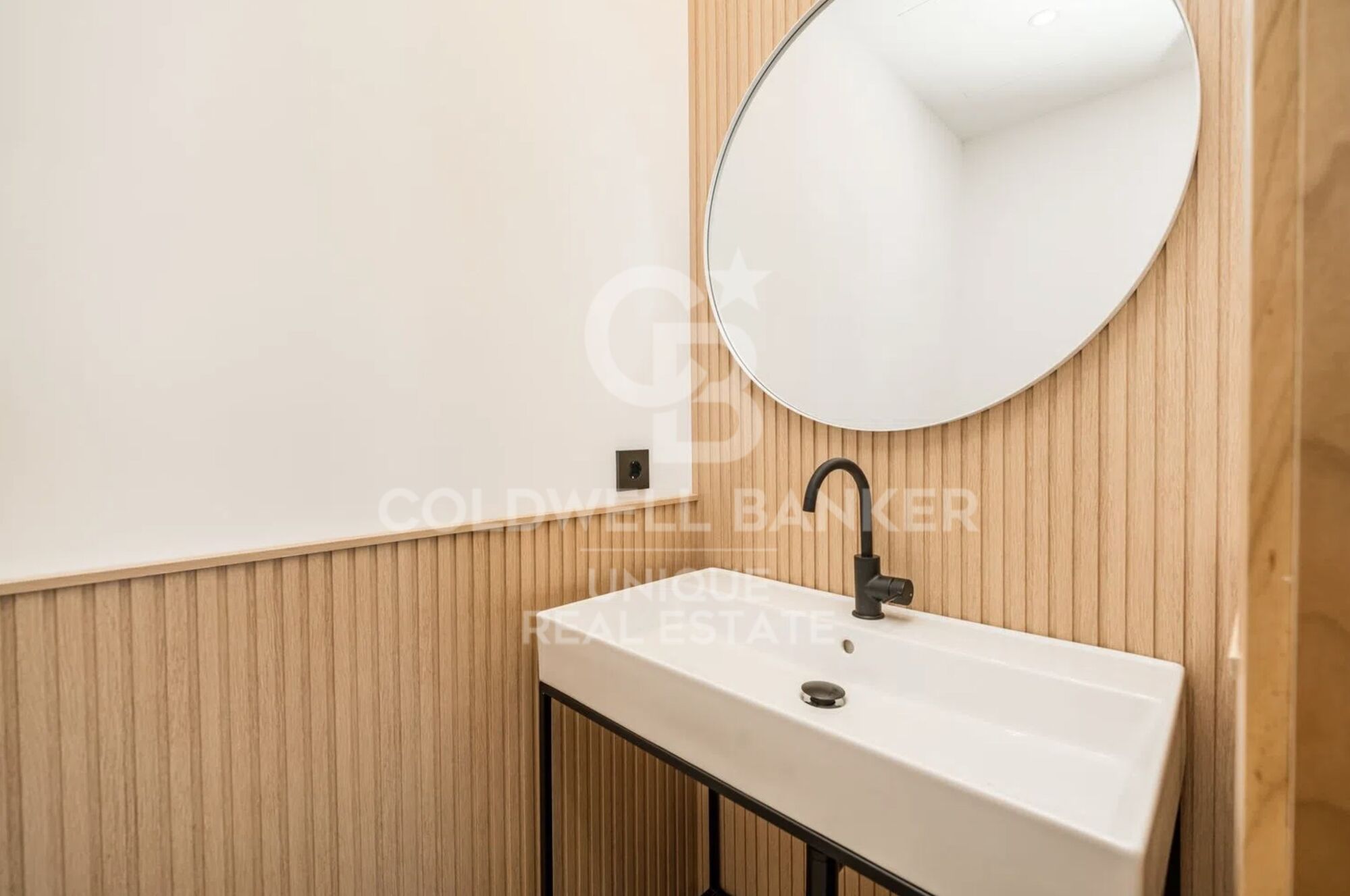 2-bedroom penthouse with terrace in Castellana, Madrid