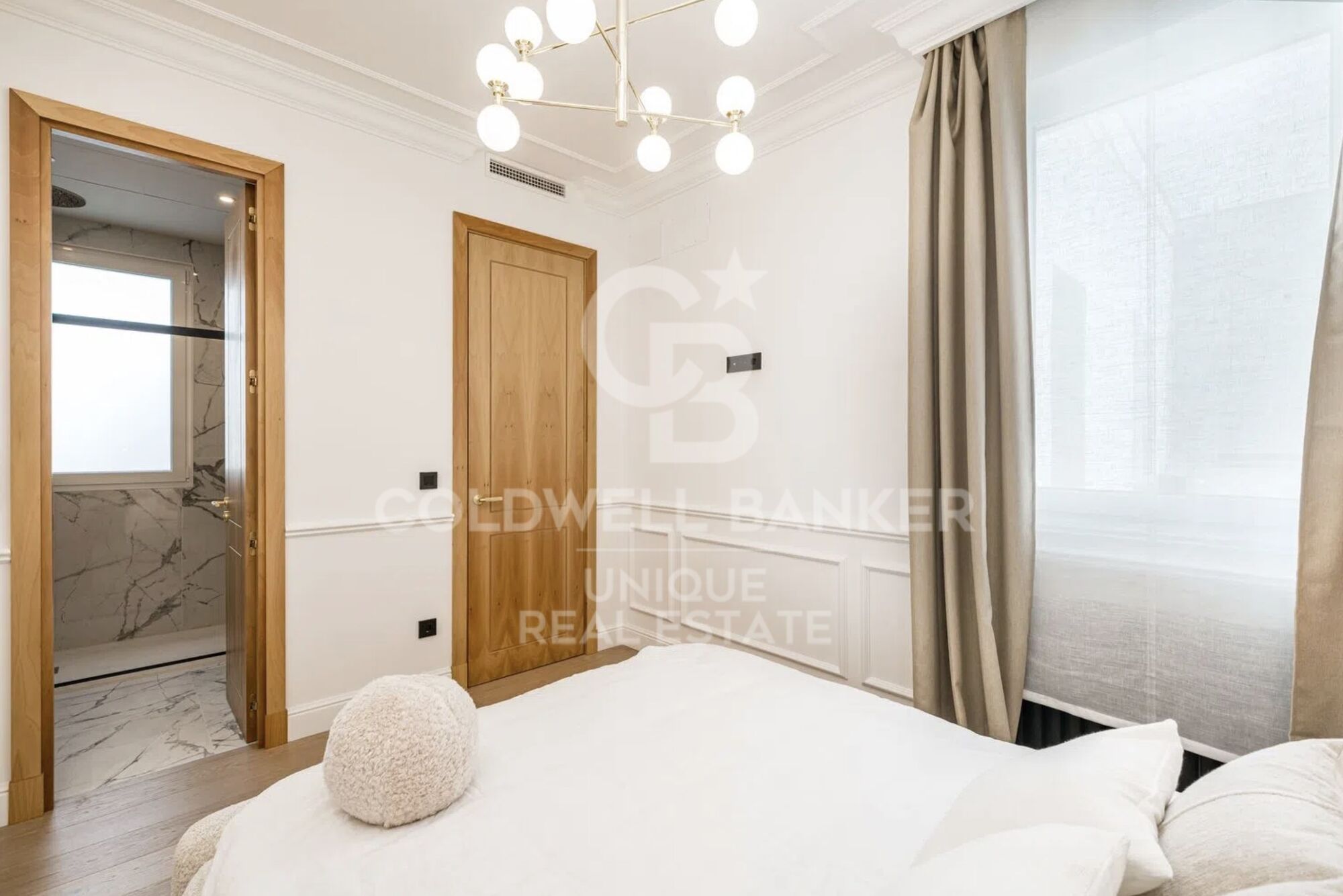 2-bedroom penthouse with terrace in Castellana, Madrid