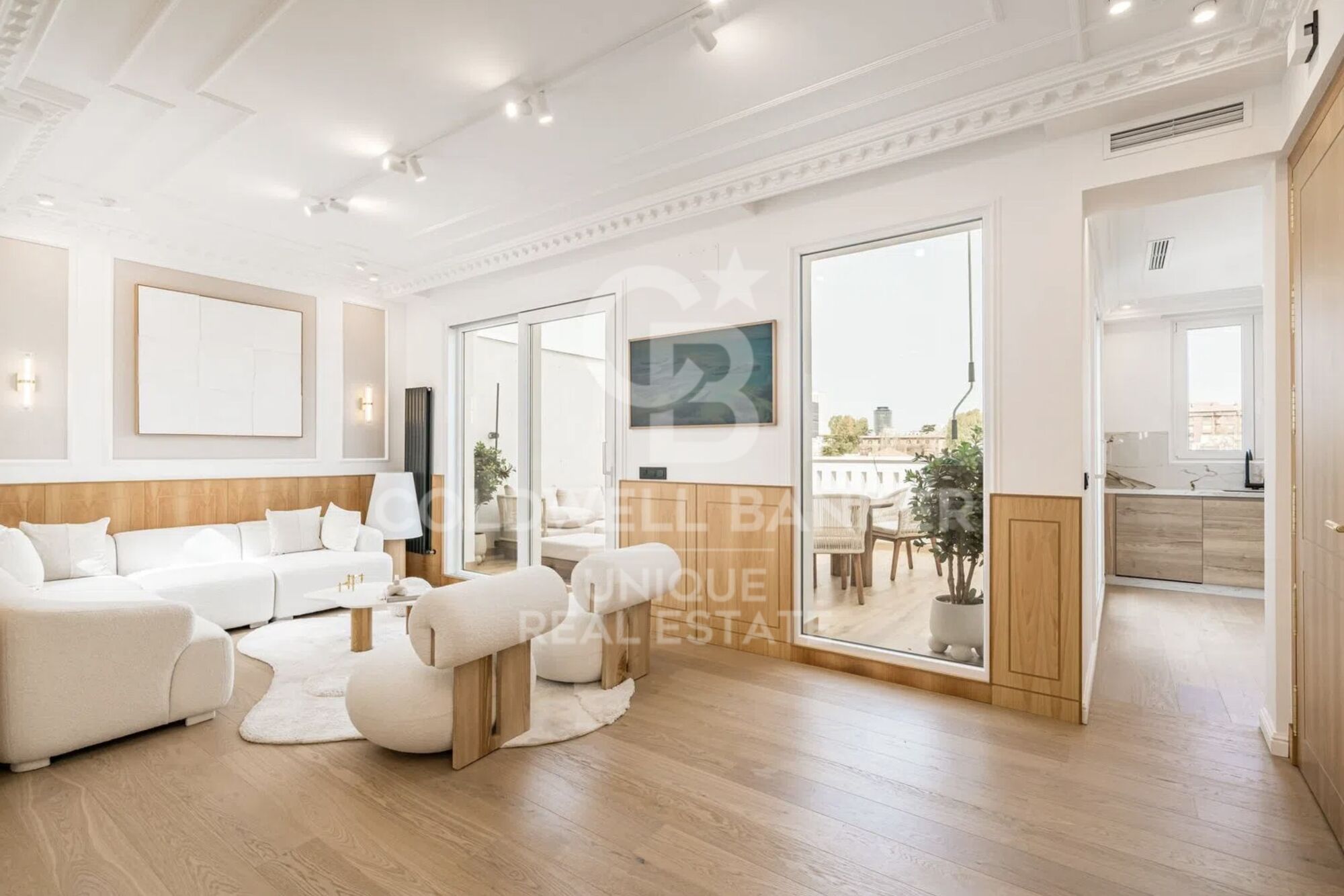 2-bedroom penthouse with terrace in Castellana, Madrid