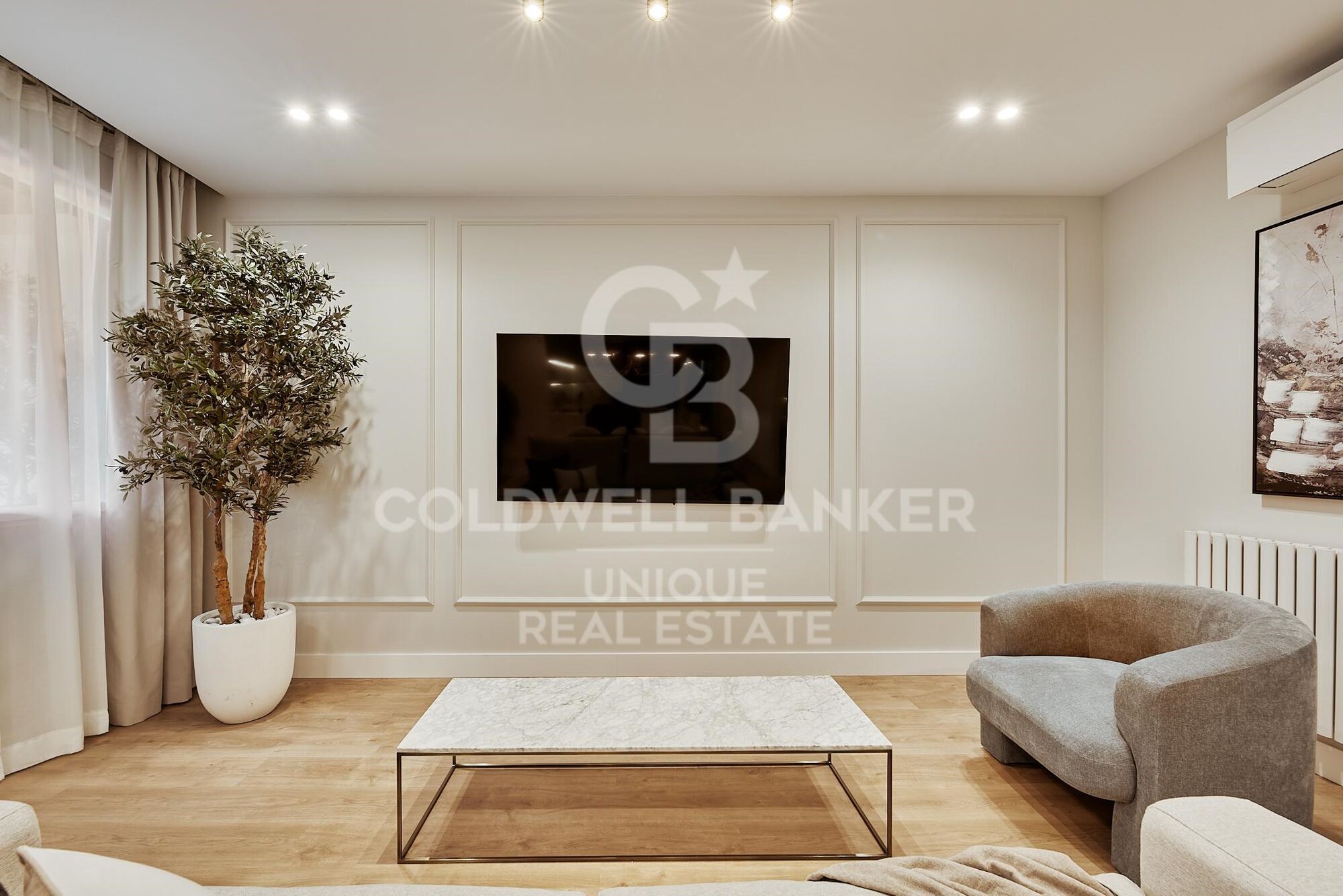 Renovated exterior apartment with 3 bedrooms, terrace and garage in Lista, Madrid