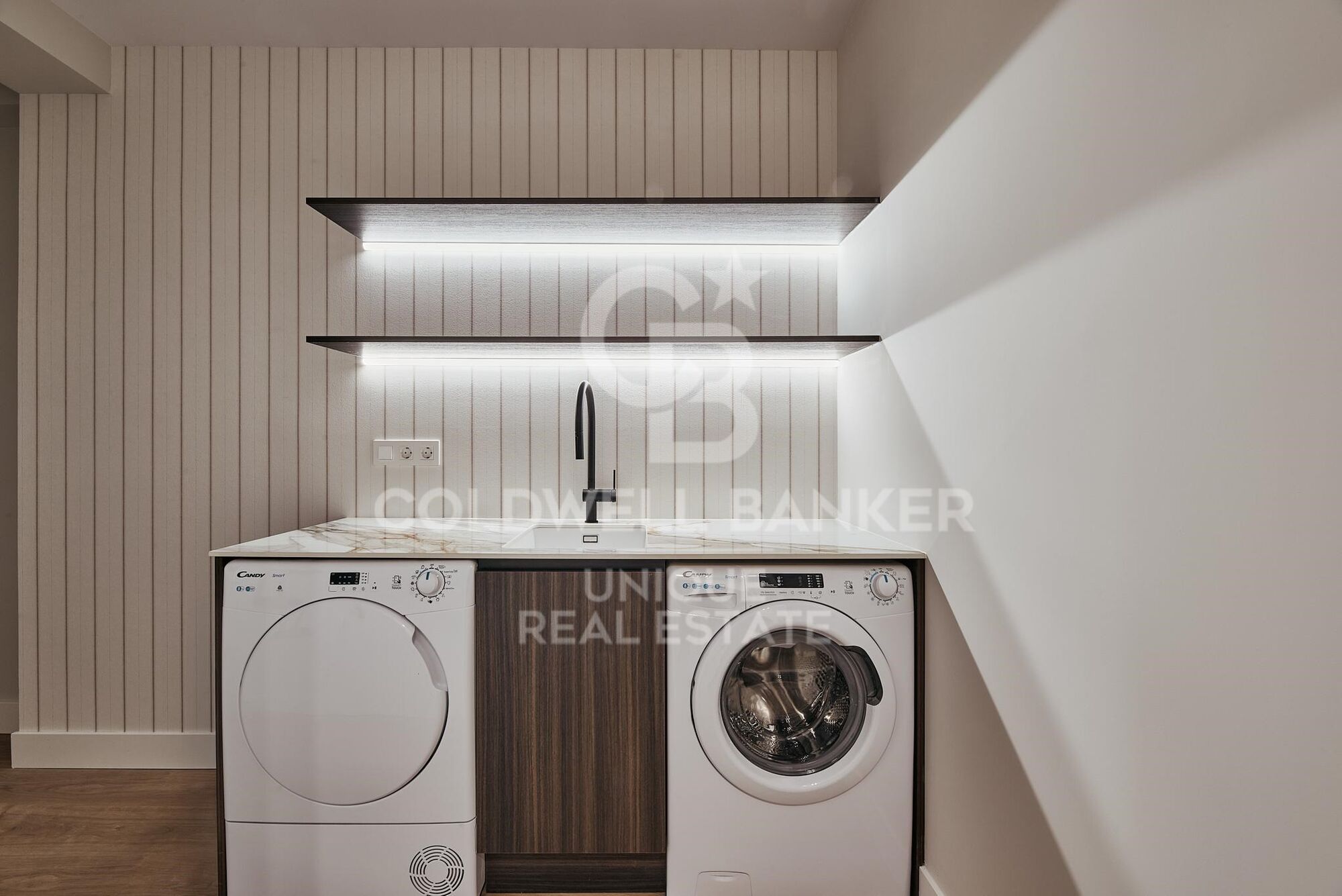 Renovated exterior apartment with 3 bedrooms, terrace and garage in Lista, Madrid
