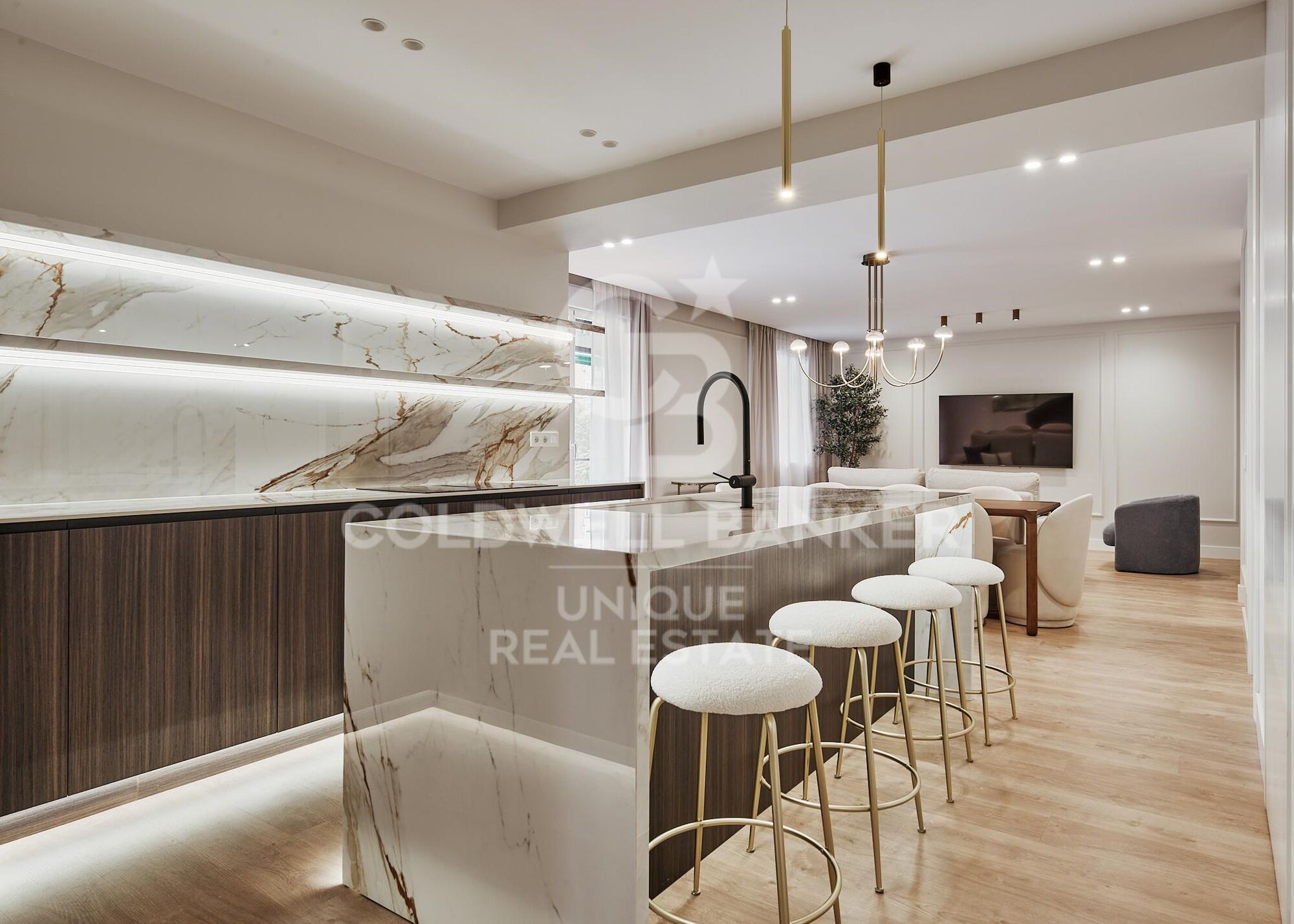 Renovated exterior apartment with 3 bedrooms, terrace and garage in Lista, Madrid