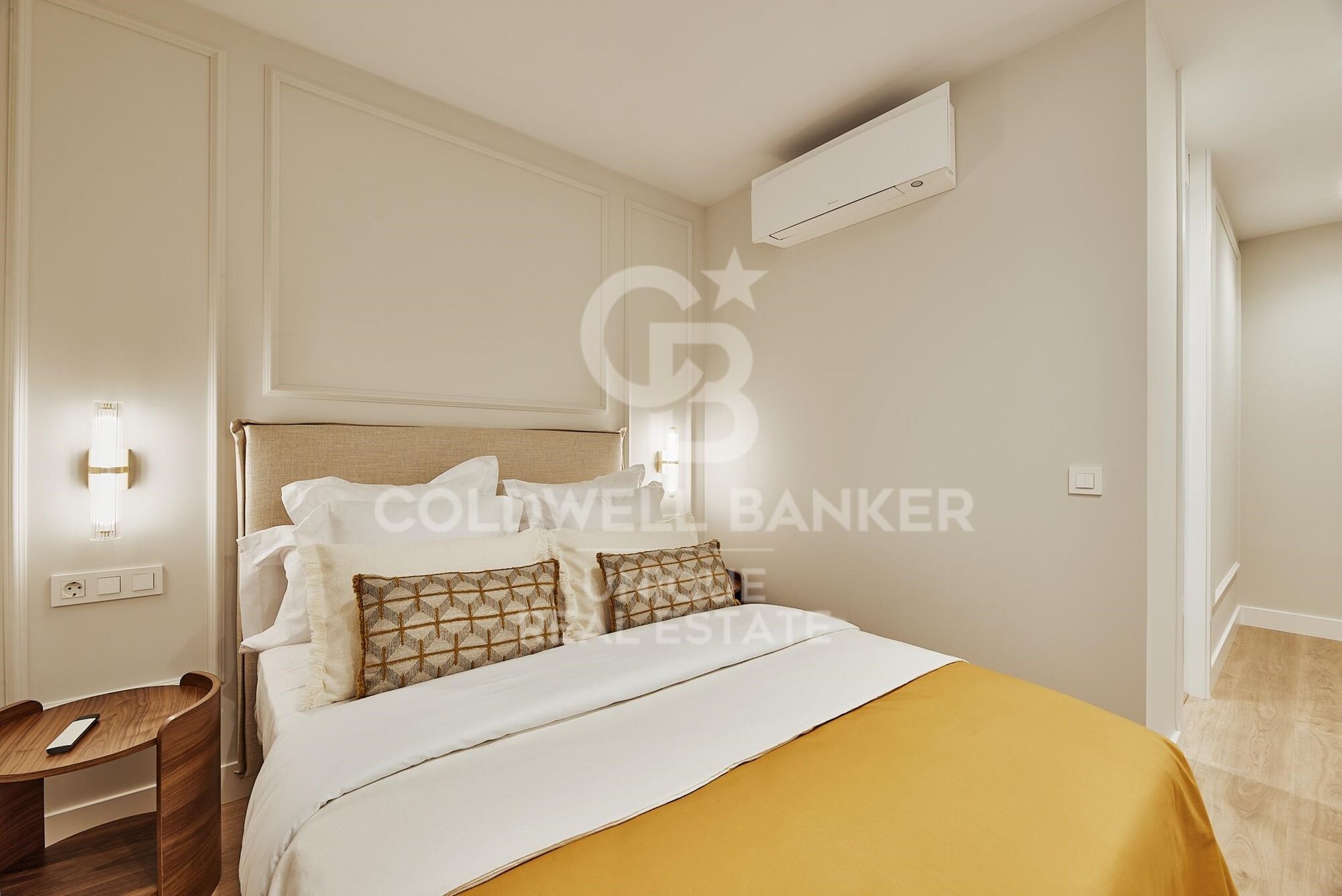 Renovated exterior apartment with 3 bedrooms, terrace and garage in Lista, Madrid