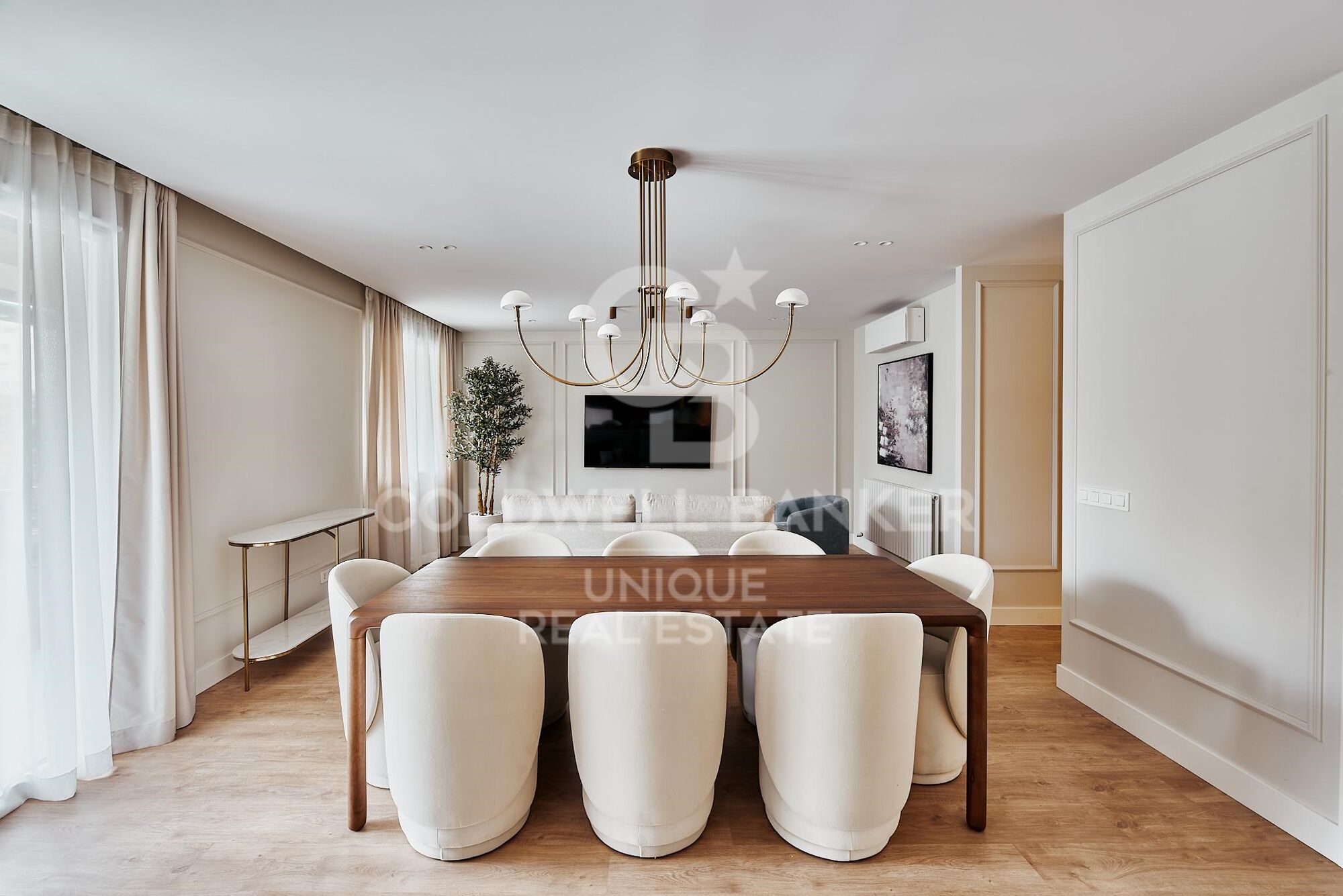 Renovated exterior apartment with 3 bedrooms, terrace and garage in Lista, Madrid