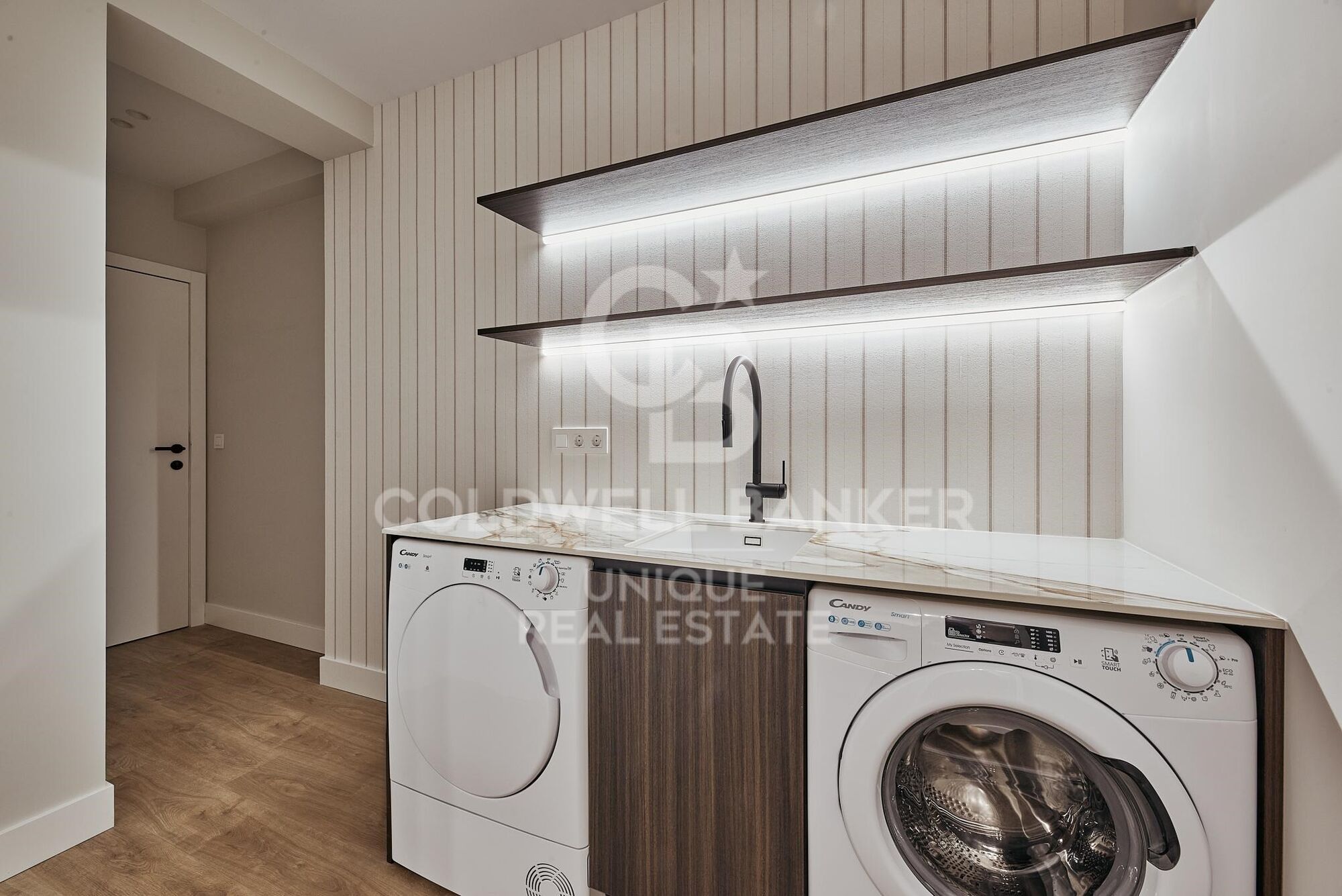 Renovated exterior apartment with 3 bedrooms, terrace and garage in Lista, Madrid