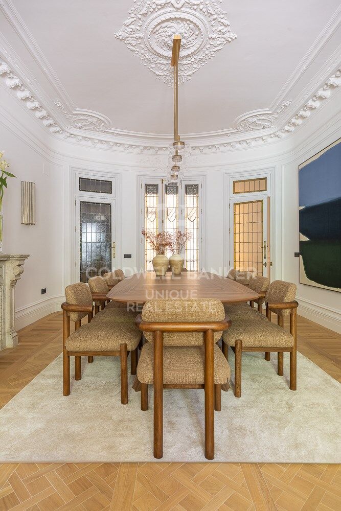 Renovated 4-bedroom flat with terrace in the exclusive neighbourhood of Recoletos, Madrid