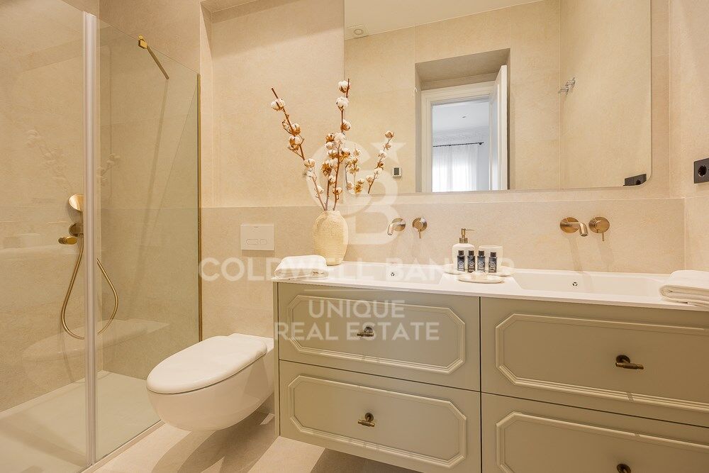Renovated 4-bedroom flat with terrace in the exclusive neighbourhood of Recoletos, Madrid