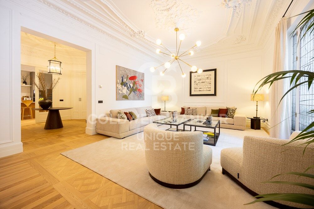 Renovated 4-bedroom flat with terrace in the exclusive neighbourhood of Recoletos, Madrid