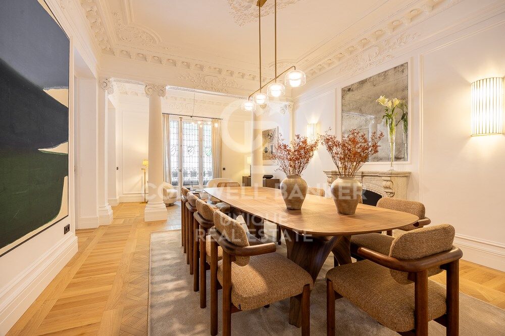 Renovated 4-bedroom flat with terrace in the exclusive neighbourhood of Recoletos, Madrid