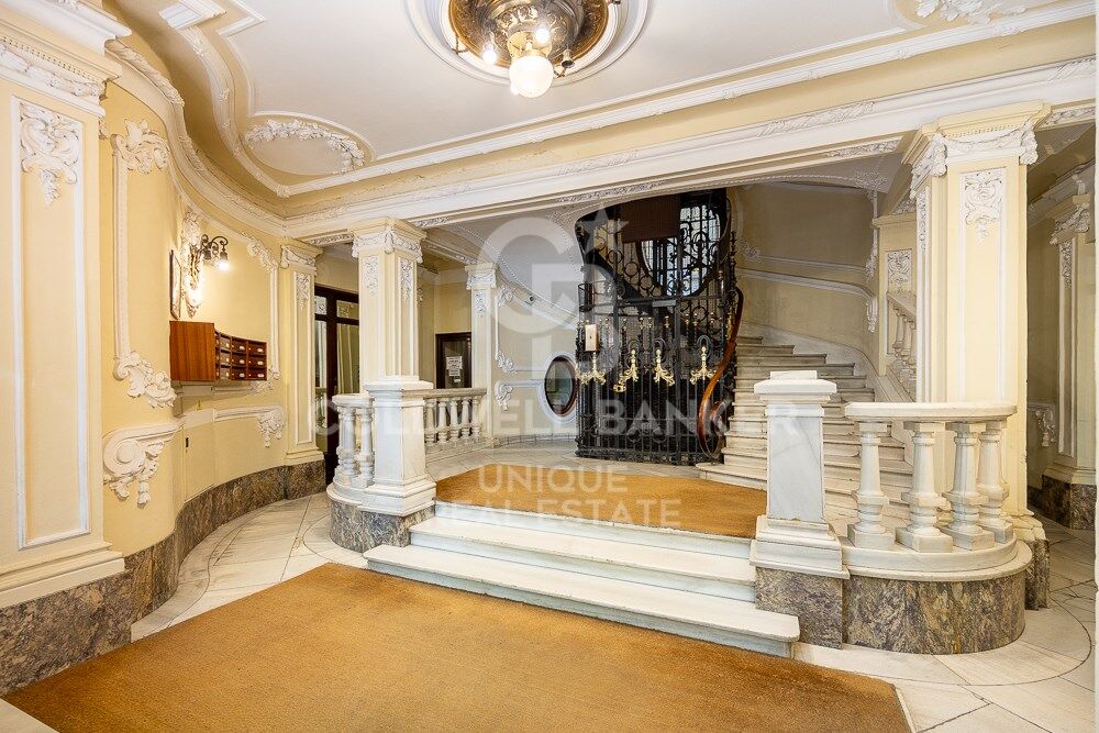 Renovated 4-bedroom flat with terrace in the exclusive neighbourhood of Recoletos, Madrid