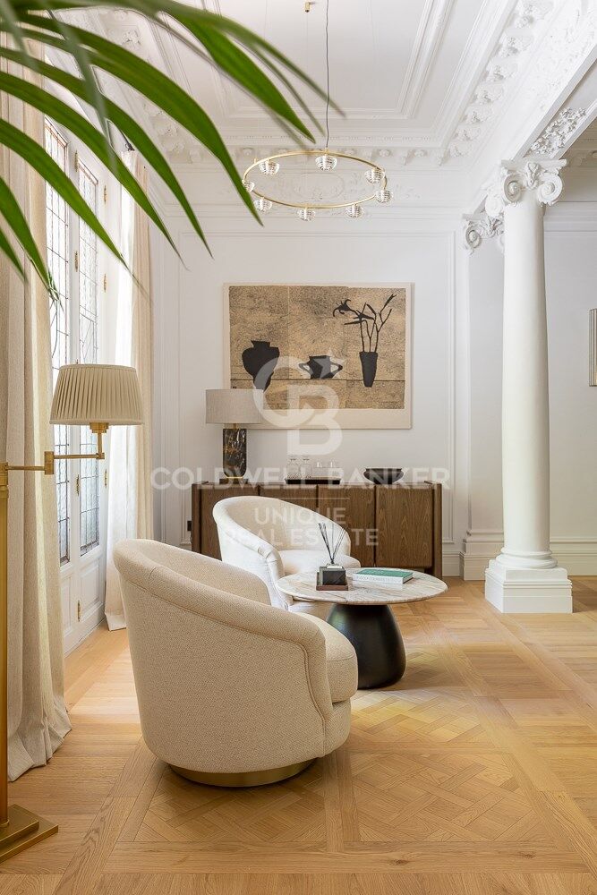 Renovated 4-bedroom flat with terrace in the exclusive neighbourhood of Recoletos, Madrid