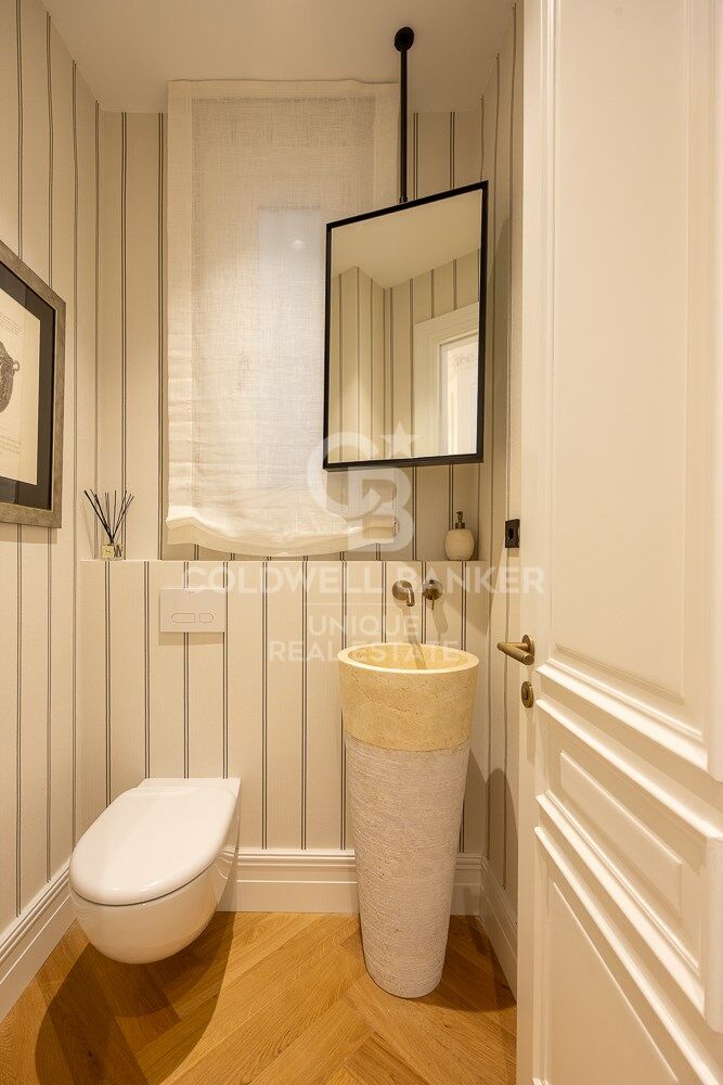 Renovated 4-bedroom flat with terrace in the exclusive neighbourhood of Recoletos, Madrid