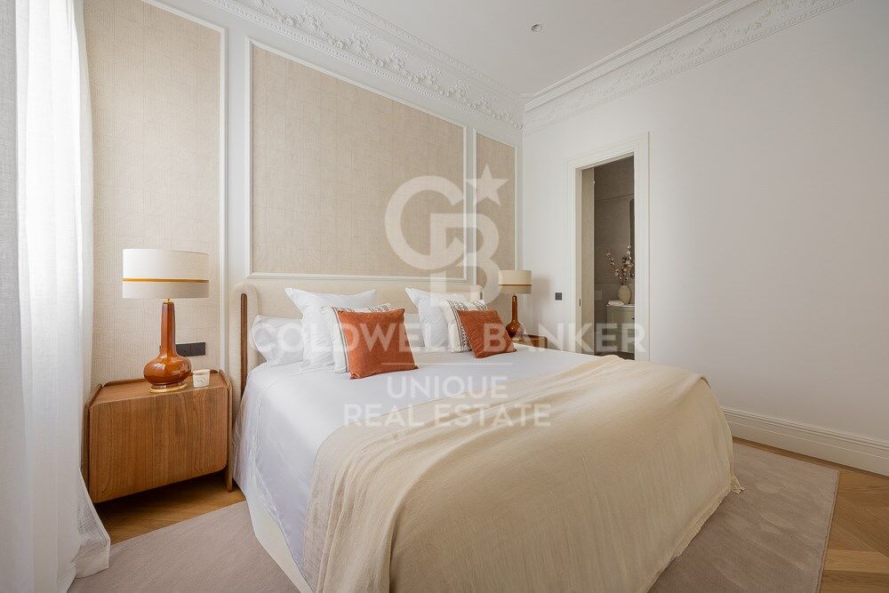 Renovated 4-bedroom flat with terrace in the exclusive neighbourhood of Recoletos, Madrid