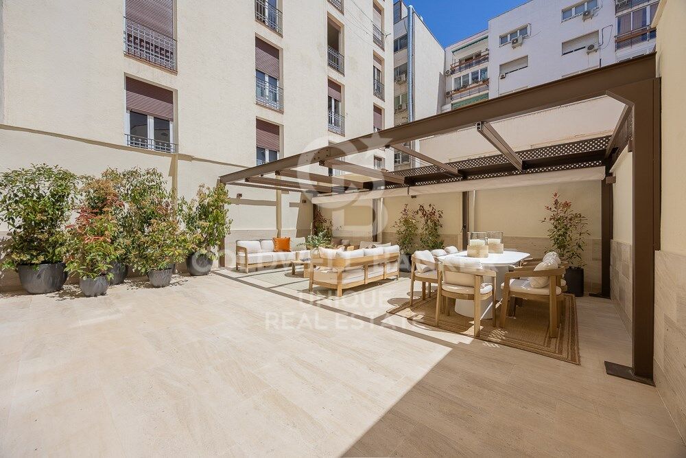 Renovated 4-bedroom flat with terrace in the exclusive neighbourhood of Recoletos, Madrid