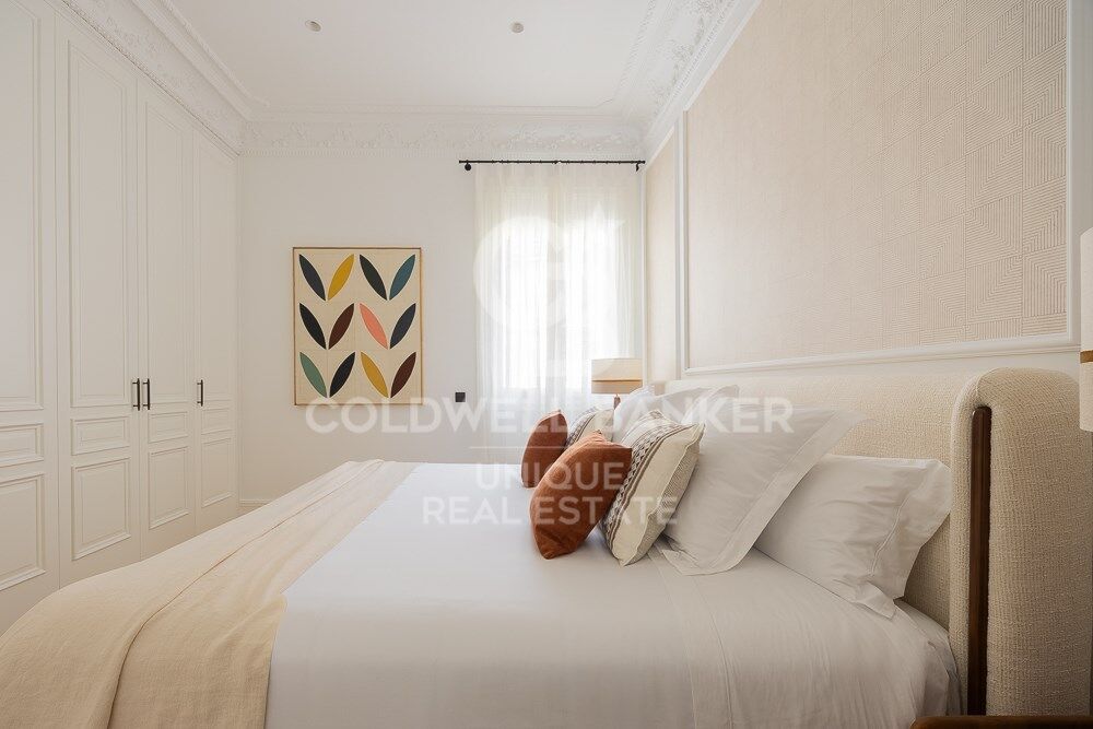 Renovated 4-bedroom flat with terrace in the exclusive neighbourhood of Recoletos, Madrid