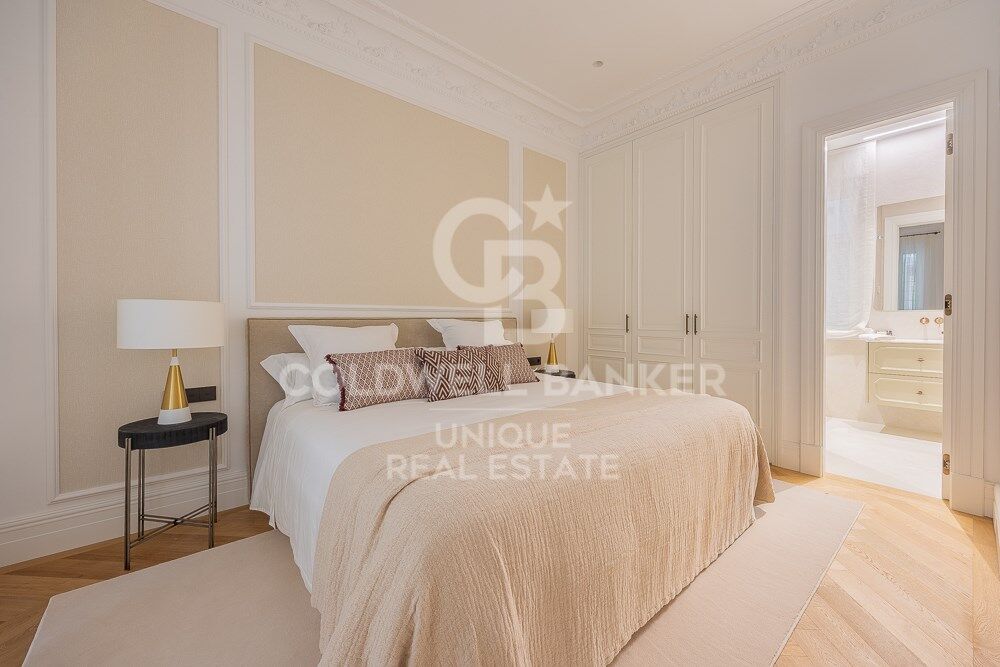 Renovated 4-bedroom flat with terrace in the exclusive neighbourhood of Recoletos, Madrid