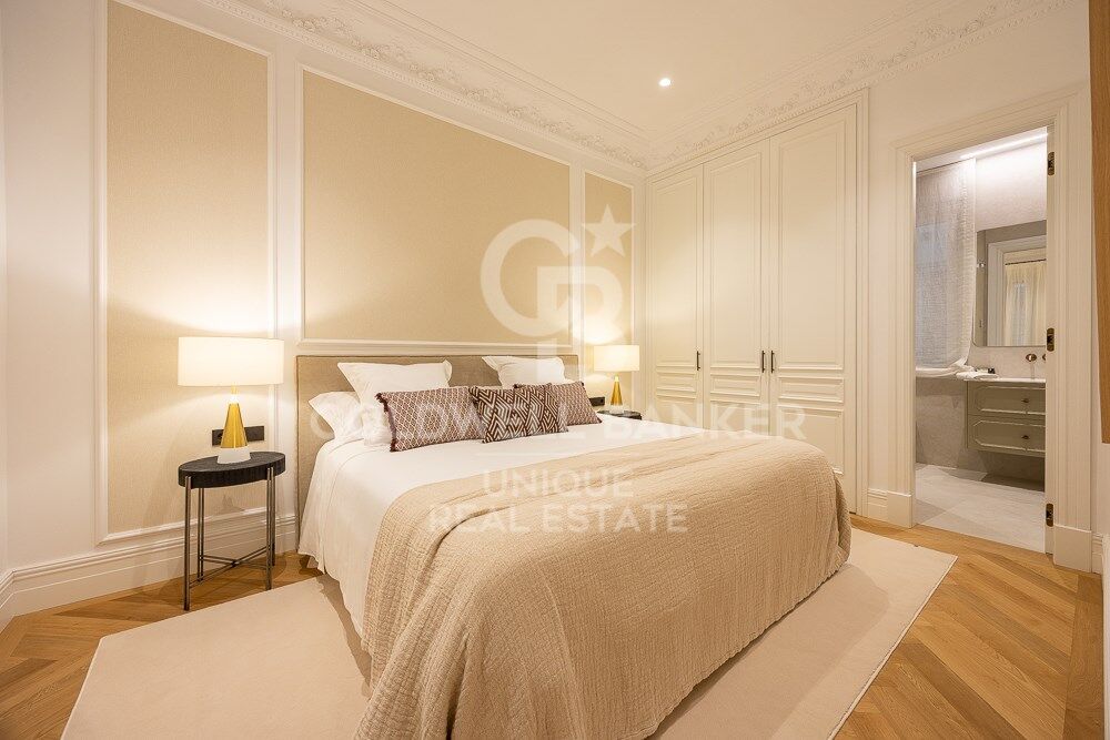 Renovated 4-bedroom flat with terrace in the exclusive neighbourhood of Recoletos, Madrid