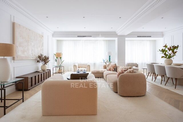 Renovierte 4-Zimmer-Wohnung mit Terrasse in der exklusiven Nachbarschaft von Recoletos, Madrid