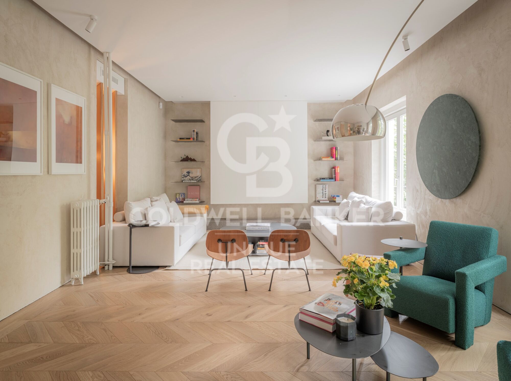 Exterior apartment with four street-facing balconies, garage and storage room in Lista, Madrid
