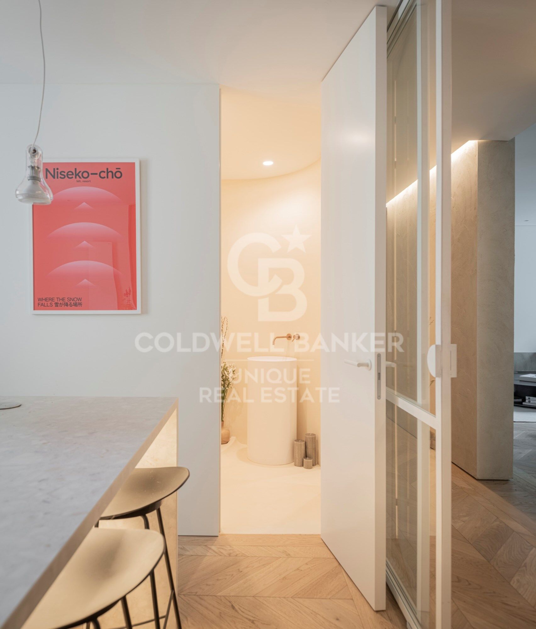 Exterior apartment with four street-facing balconies, garage and storage room in Lista, Madrid