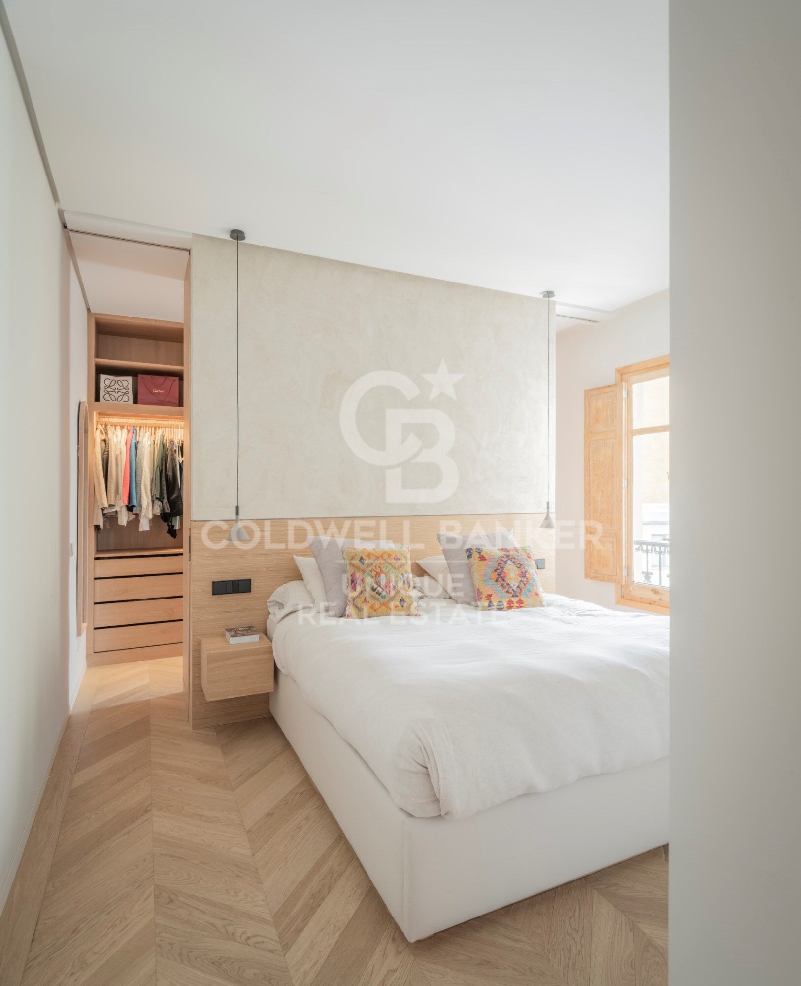 Exterior apartment with four street-facing balconies, garage and storage room in Lista, Madrid