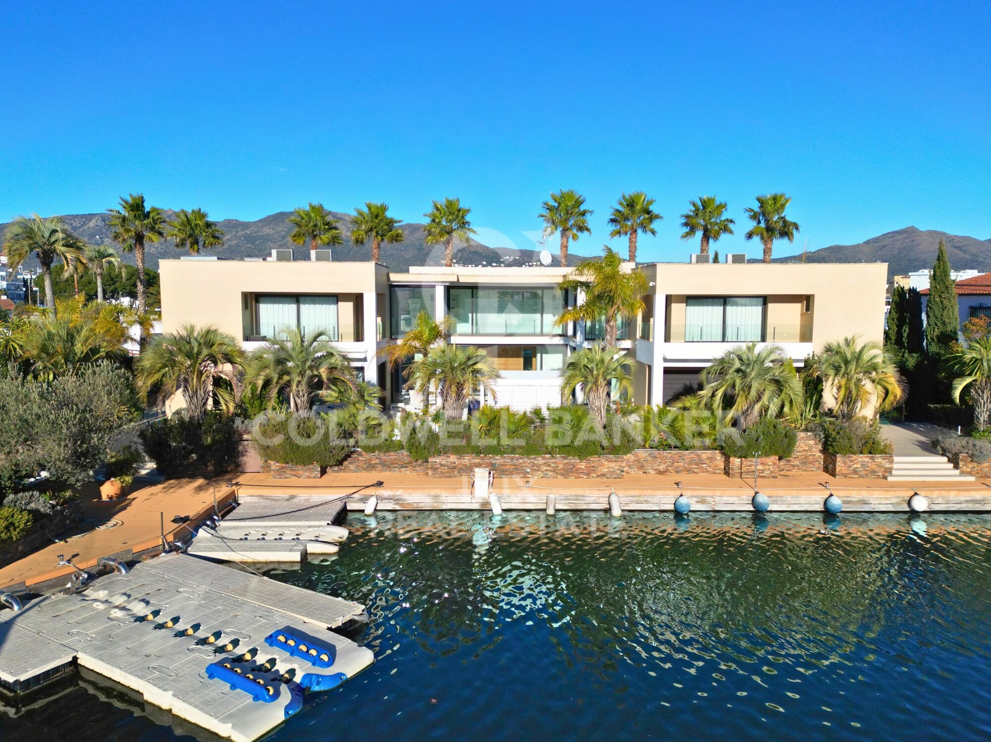 Villa with 28m mooring in Santa Margarita, Roses, Costa Brava