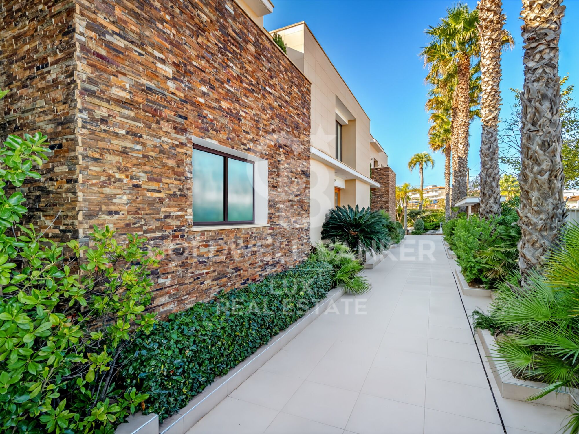 Villa with 28m mooring in Santa Margarita, Roses, Costa Brava