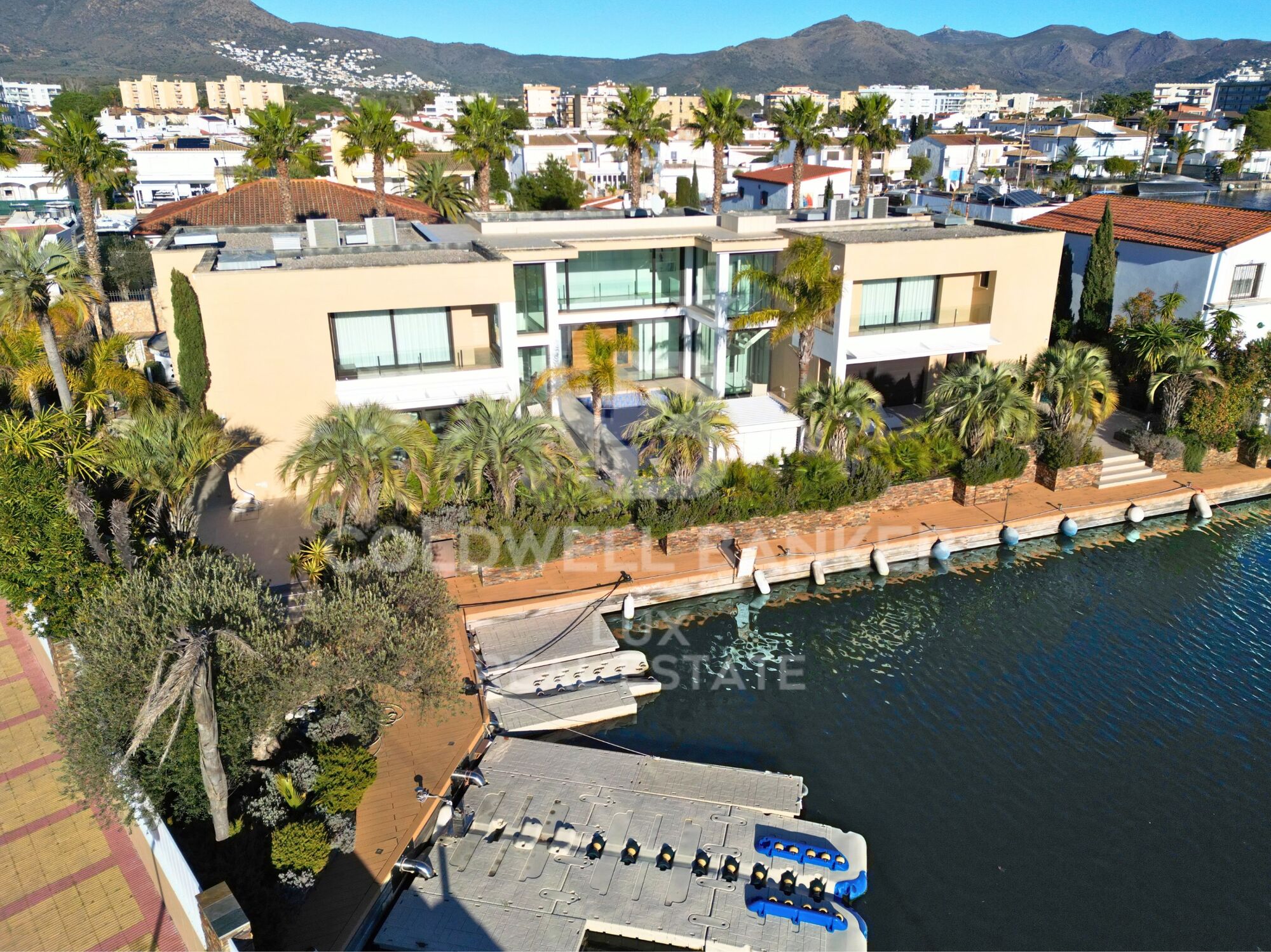 Villa with 28m mooring in Santa Margarita, Roses, Costa Brava