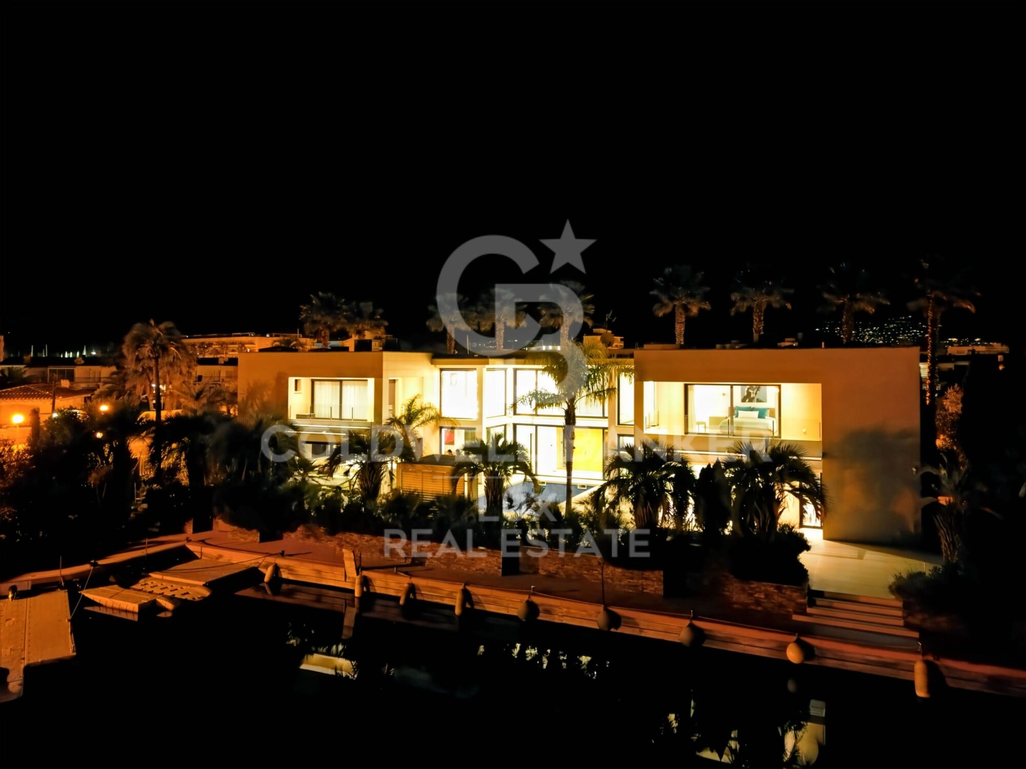 Villa con amarre de 28m en Santa Margarita, Roses, Costa Brava