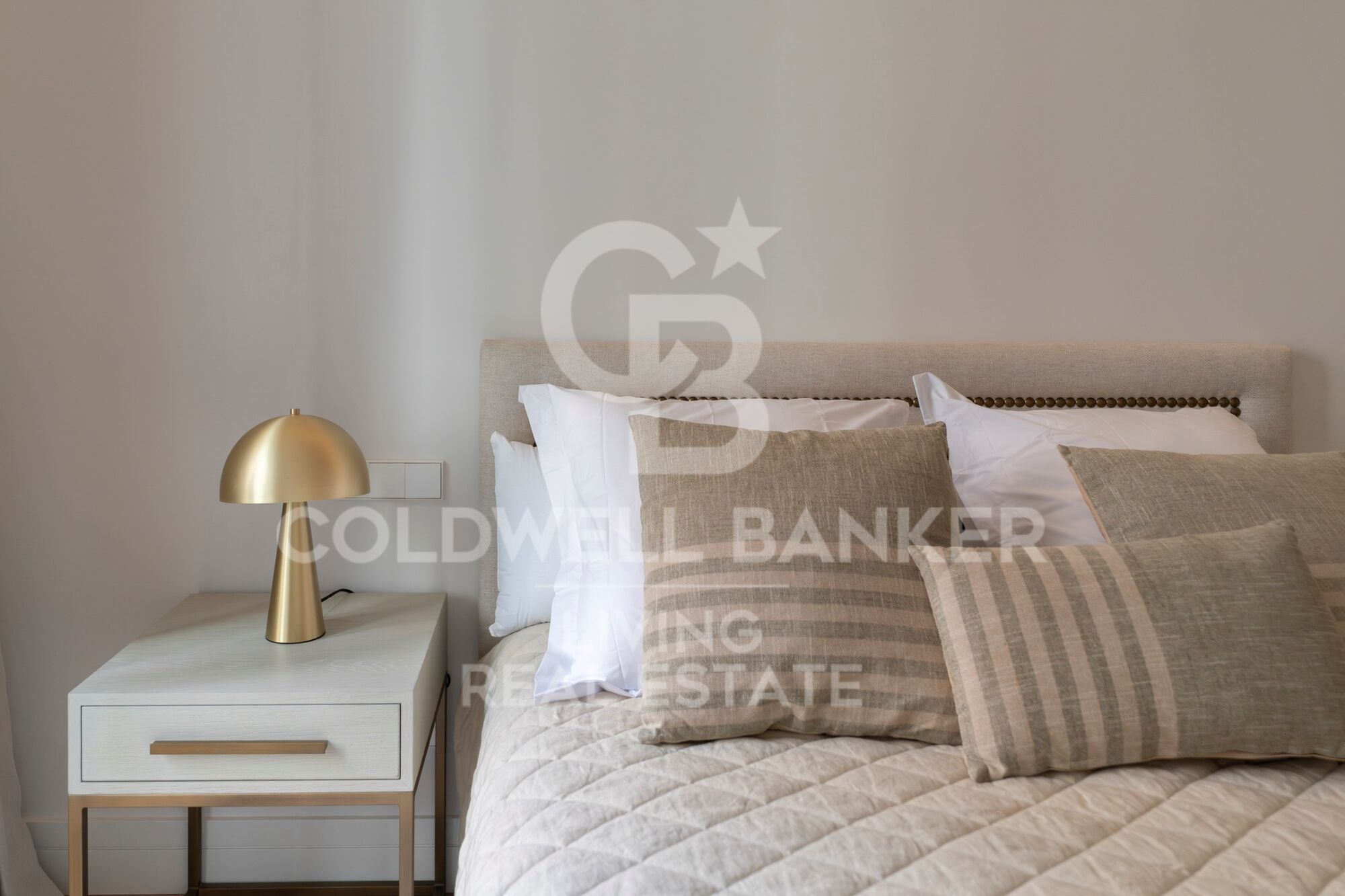 Flat 4 Bedrooms Sale Madrid
