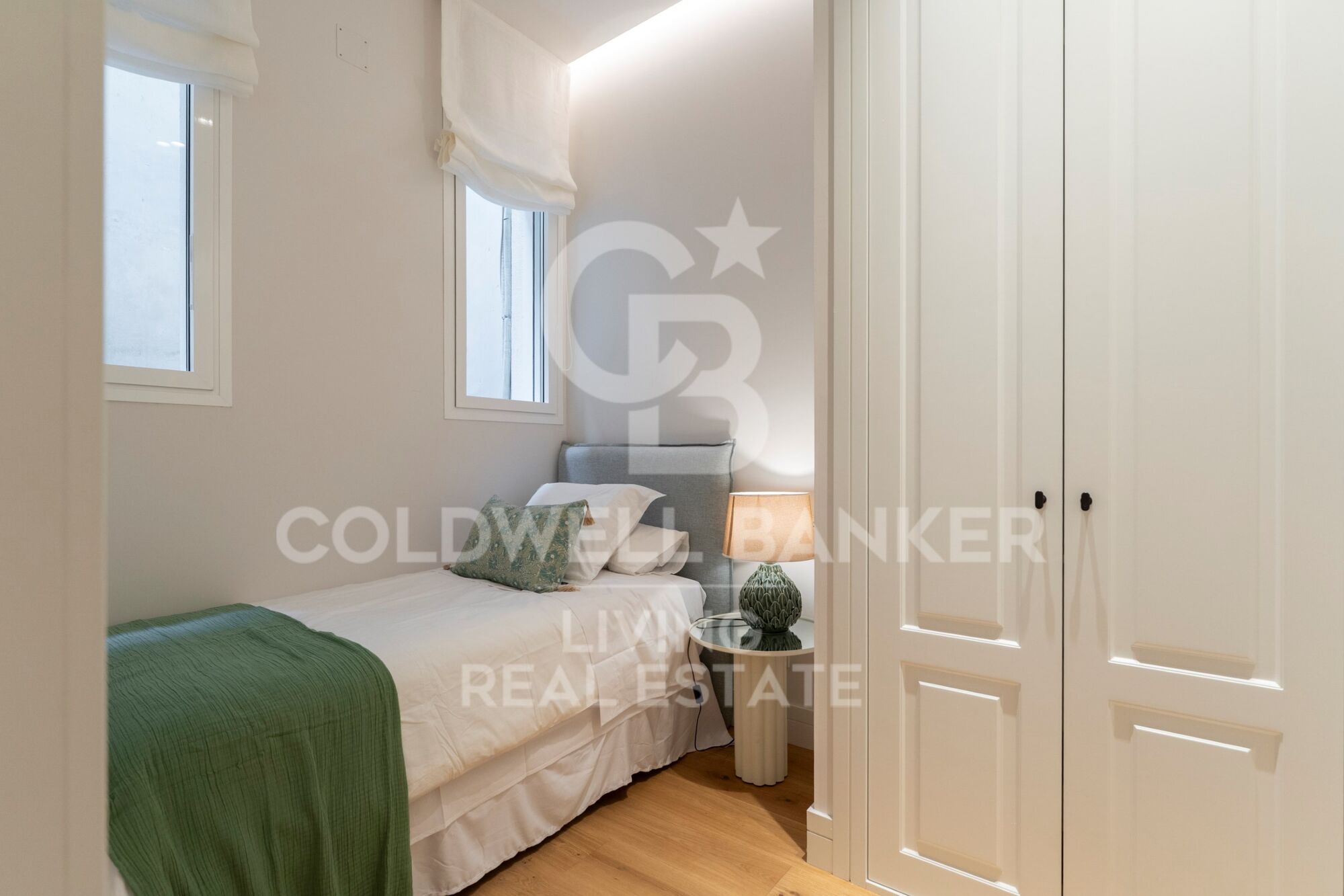 Flat 4 Bedrooms Sale Madrid