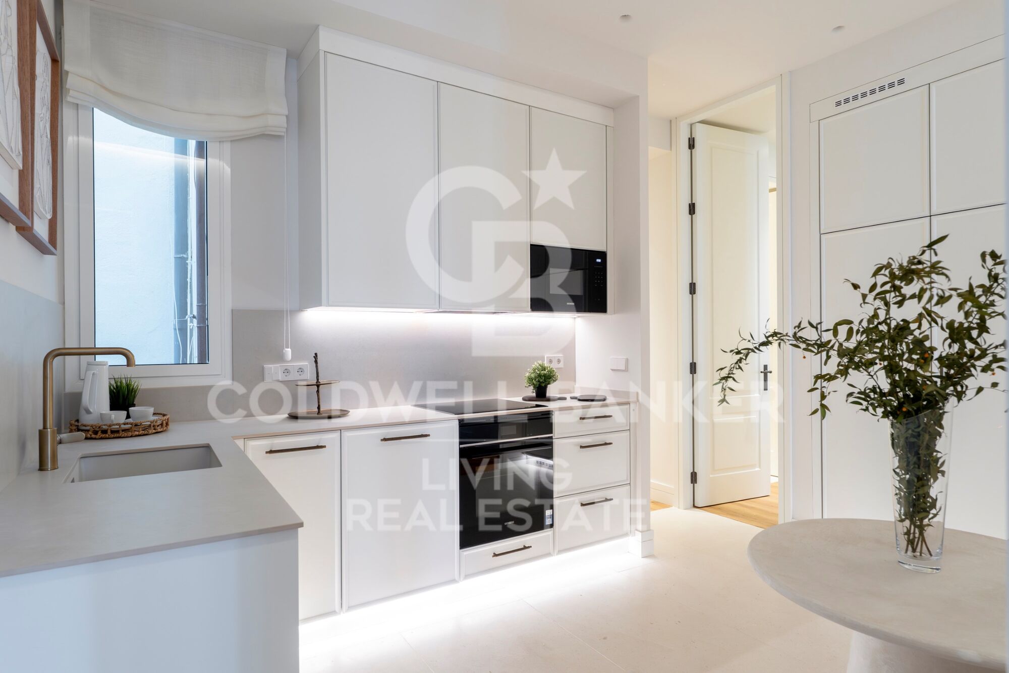 Flat 4 Bedrooms Sale Madrid