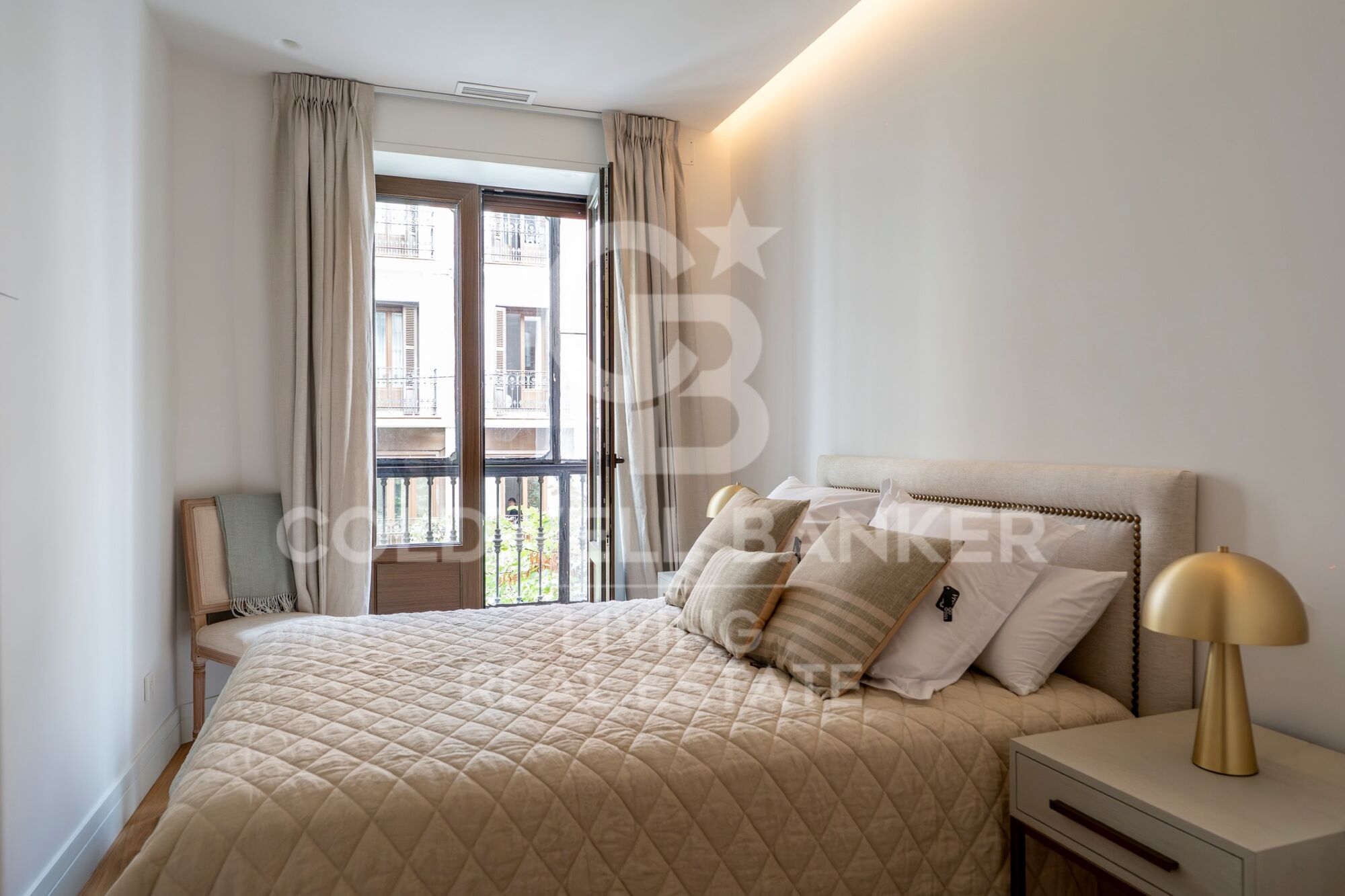 Flat 4 Bedrooms Sale Madrid