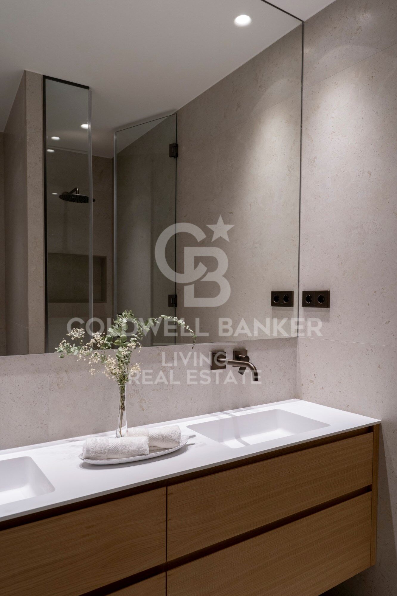 Flat 4 Bedrooms Sale Madrid