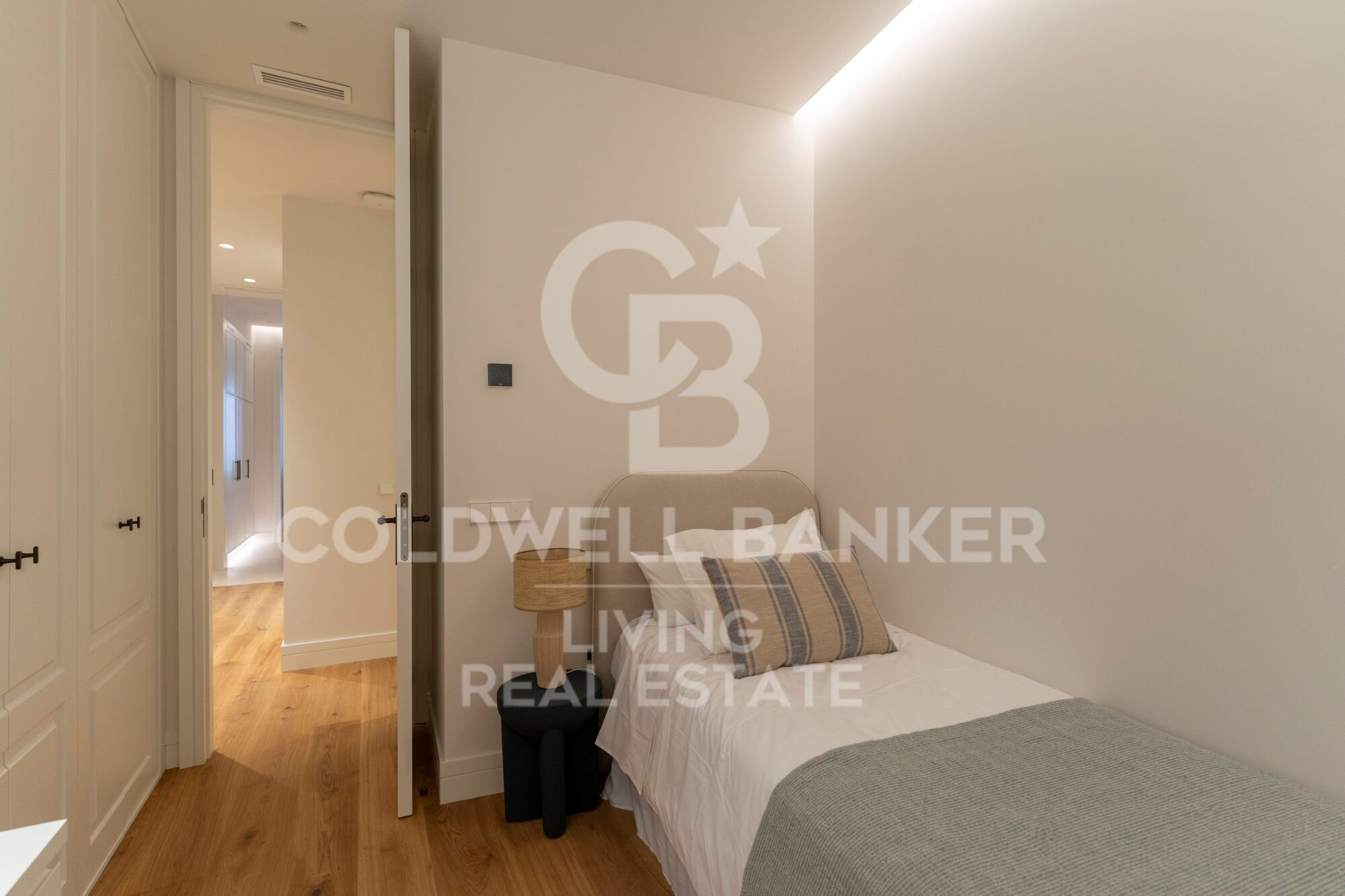Flat 4 Bedrooms Sale Madrid