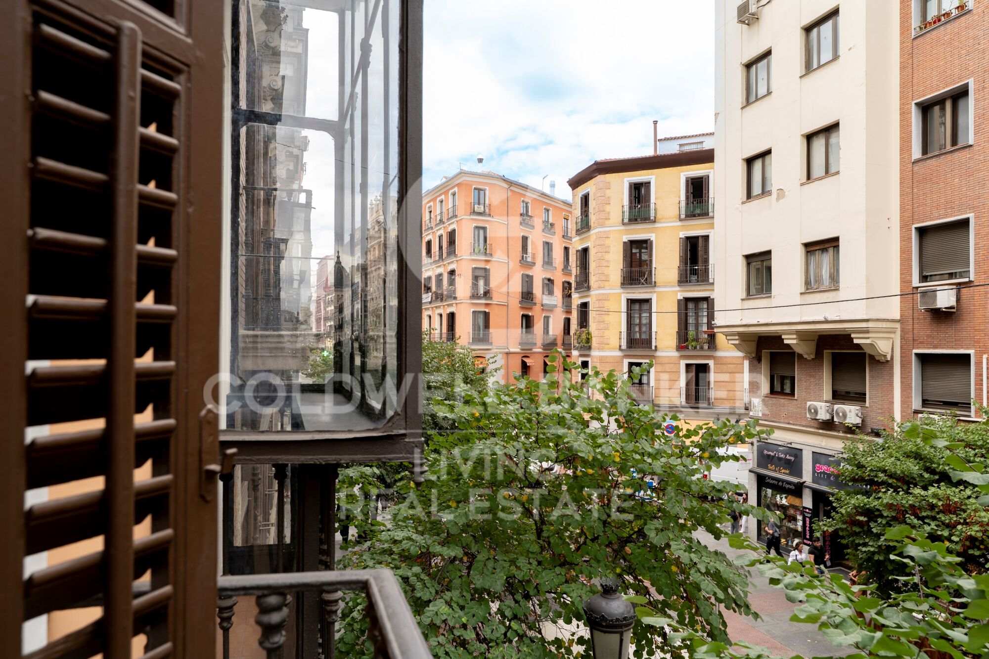 Flat 4 Bedrooms Sale Madrid