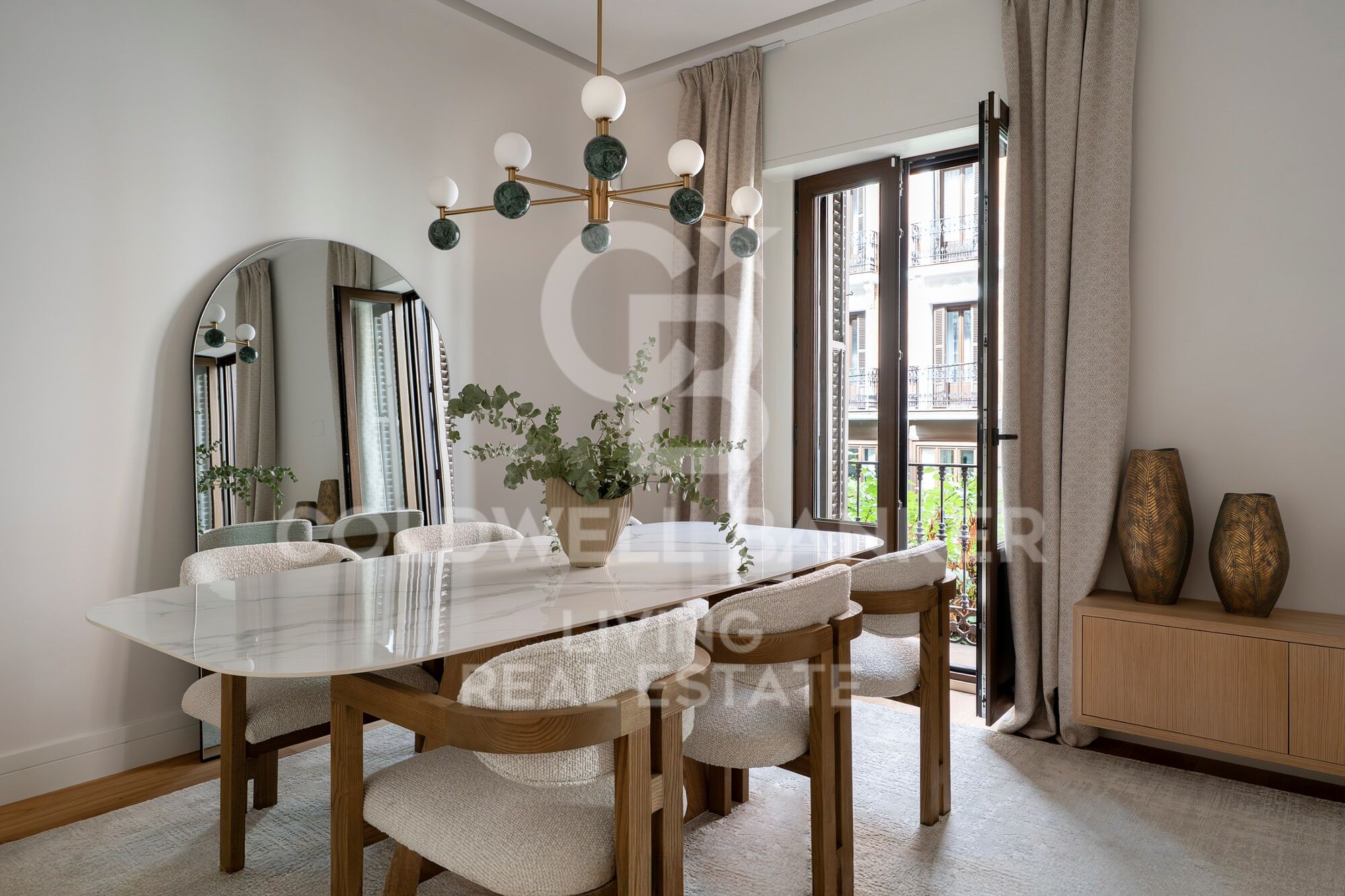 Flat 4 Bedrooms Sale Madrid