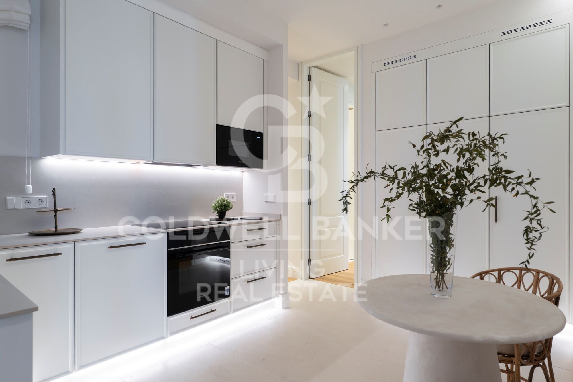 Flat 4 Bedrooms Sale Madrid