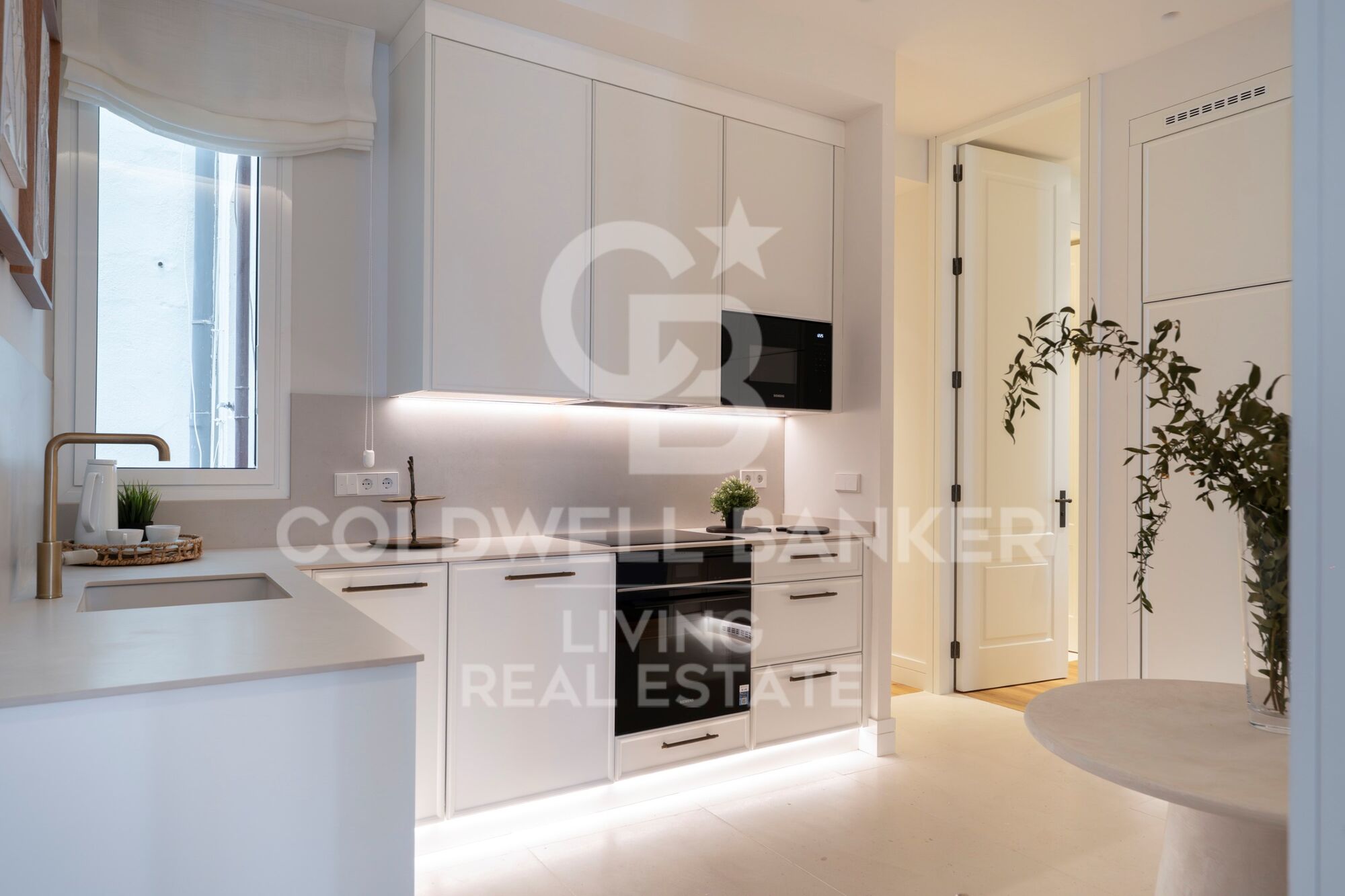 Flat 4 Bedrooms Sale Madrid