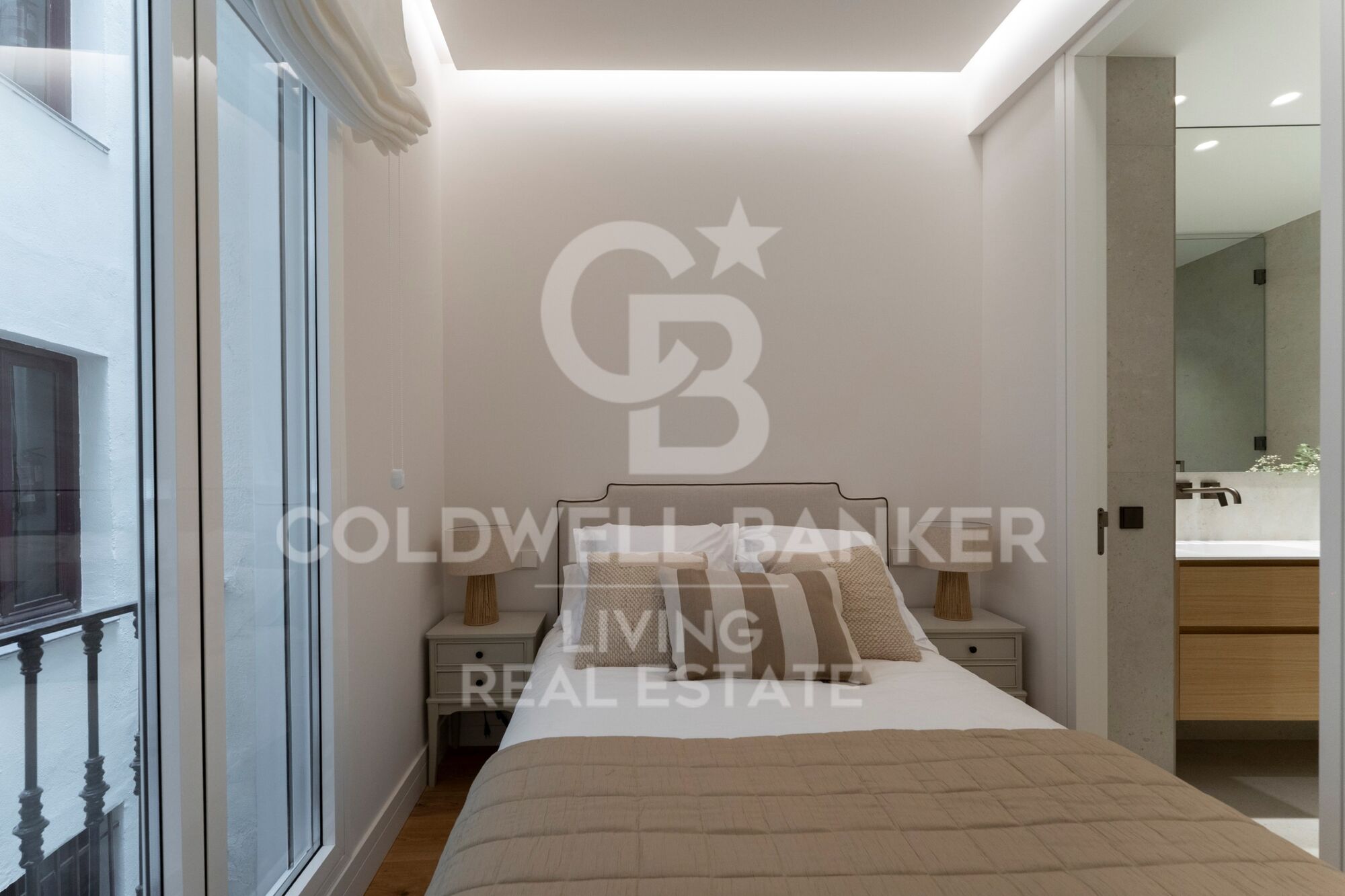 Flat 4 Bedrooms Sale Madrid