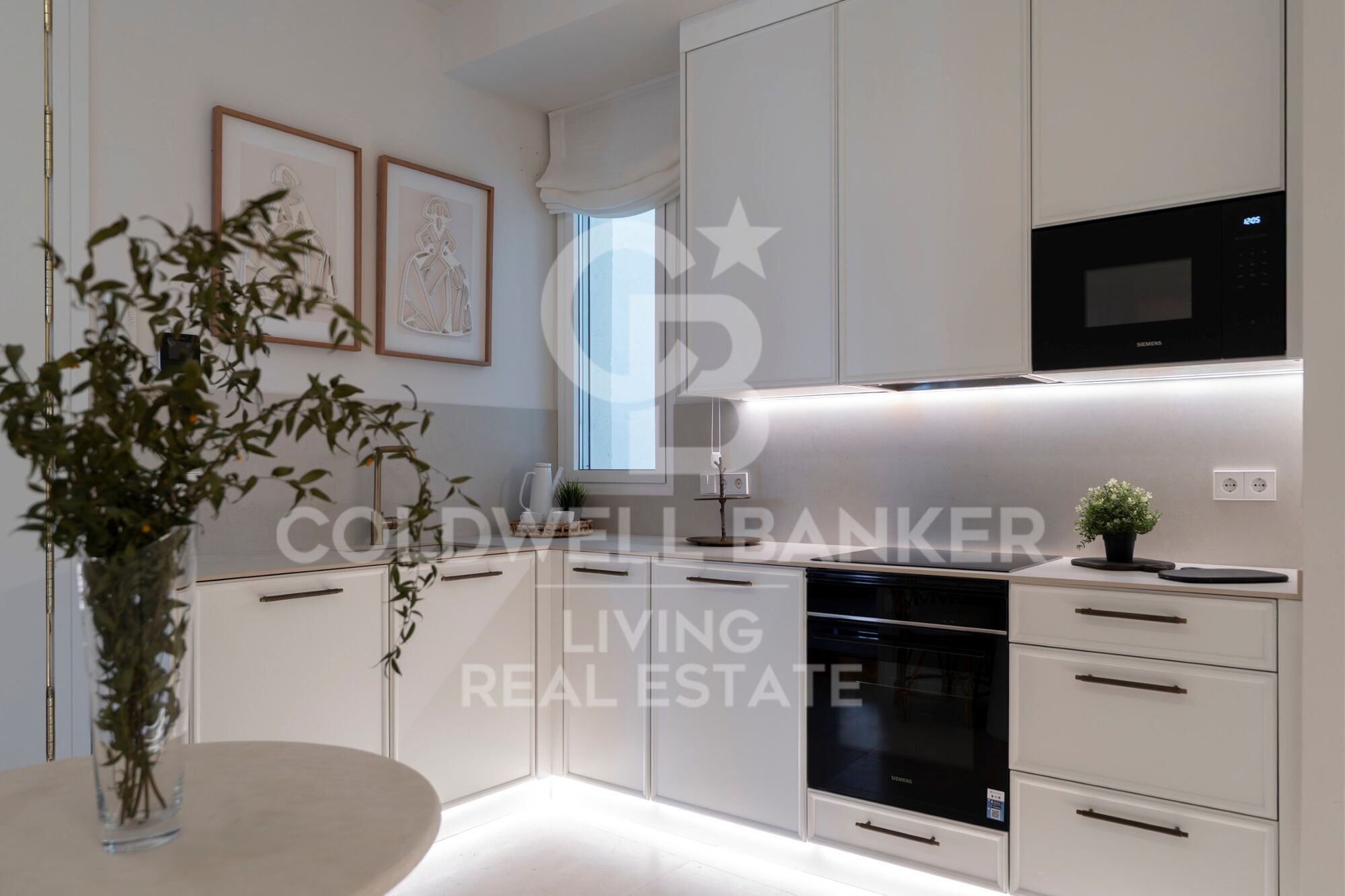 Flat 4 Bedrooms Sale Madrid