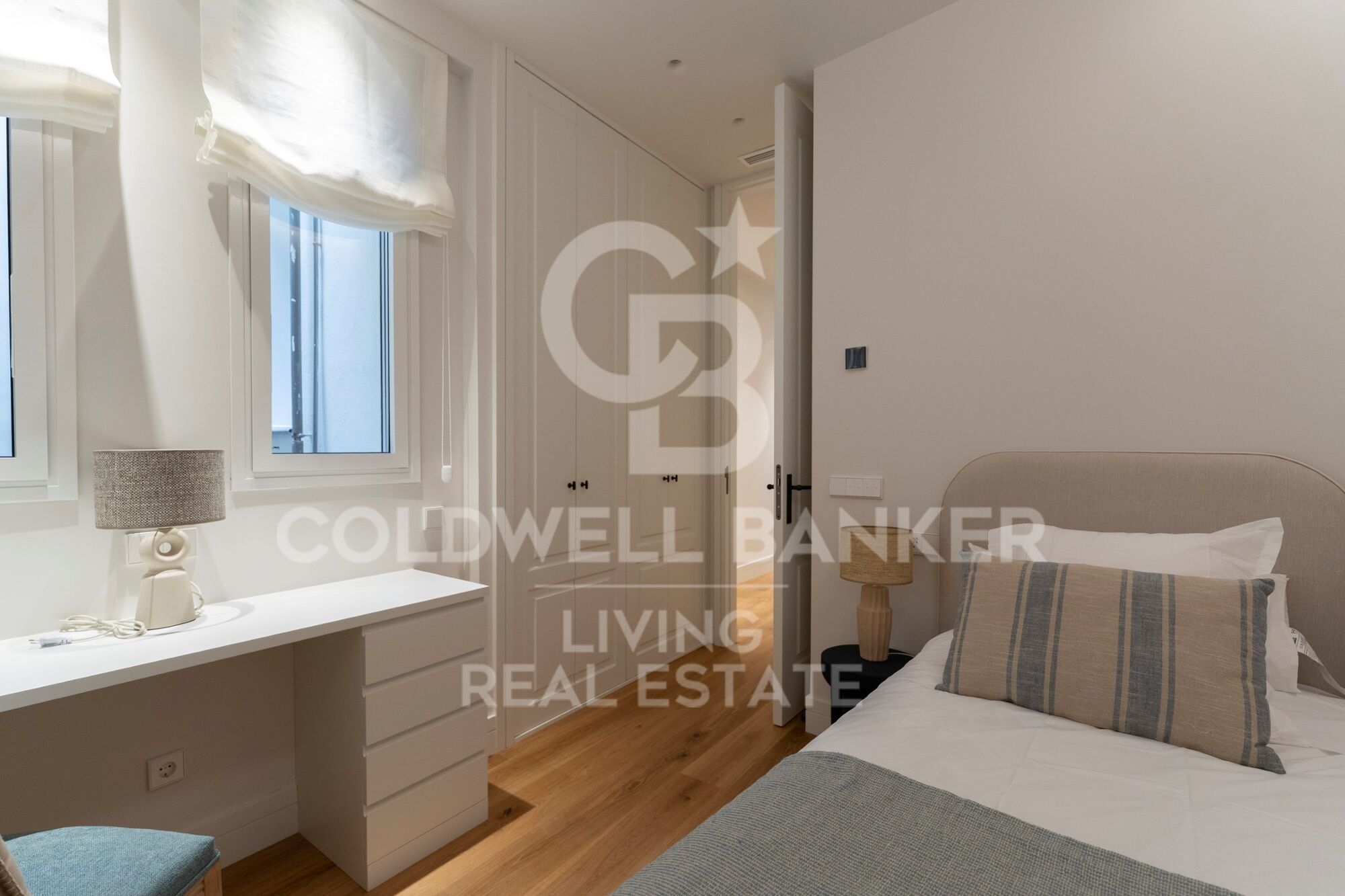 Flat 4 Bedrooms Sale Madrid