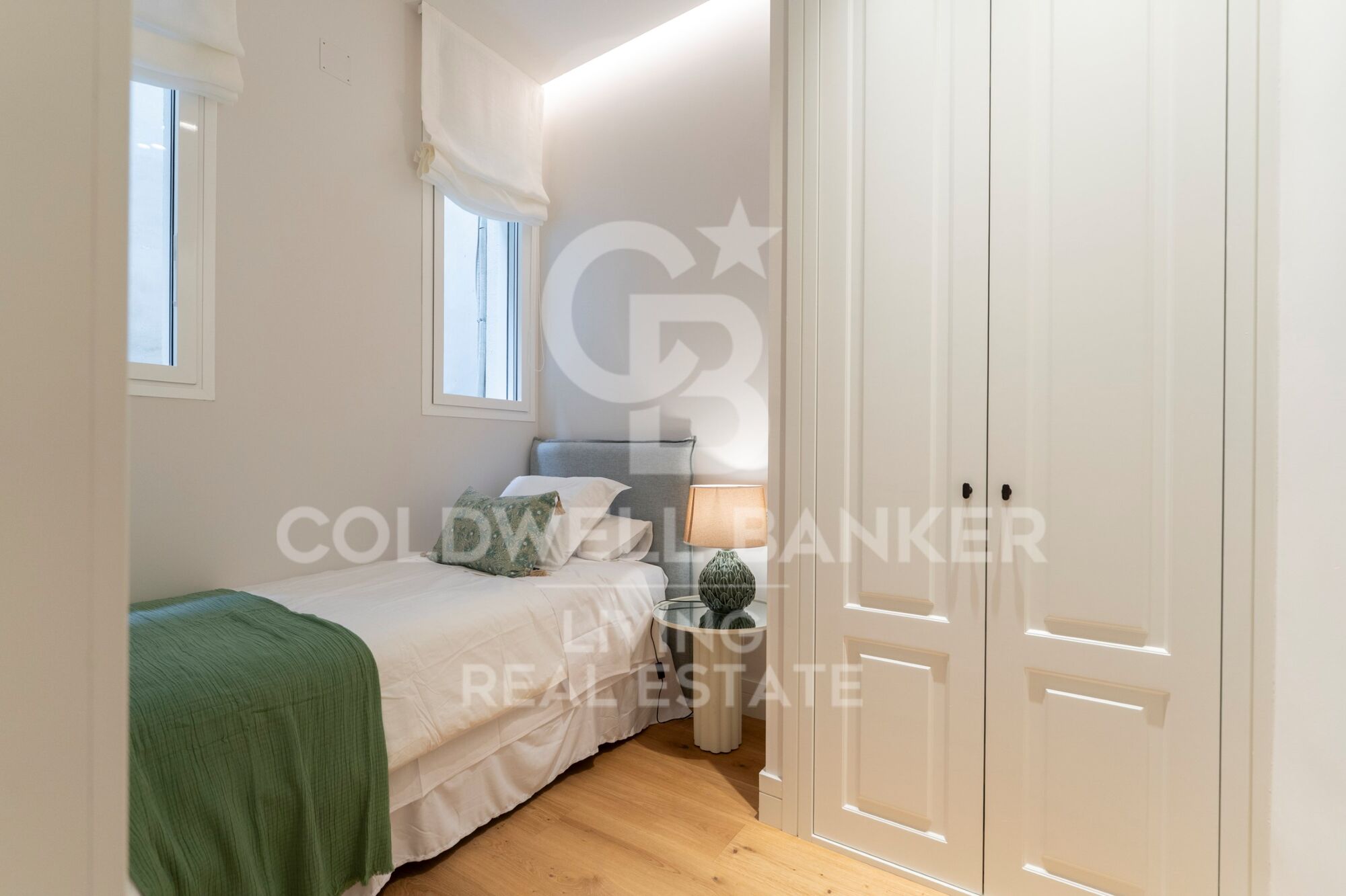 Flat 4 Bedrooms Sale Madrid