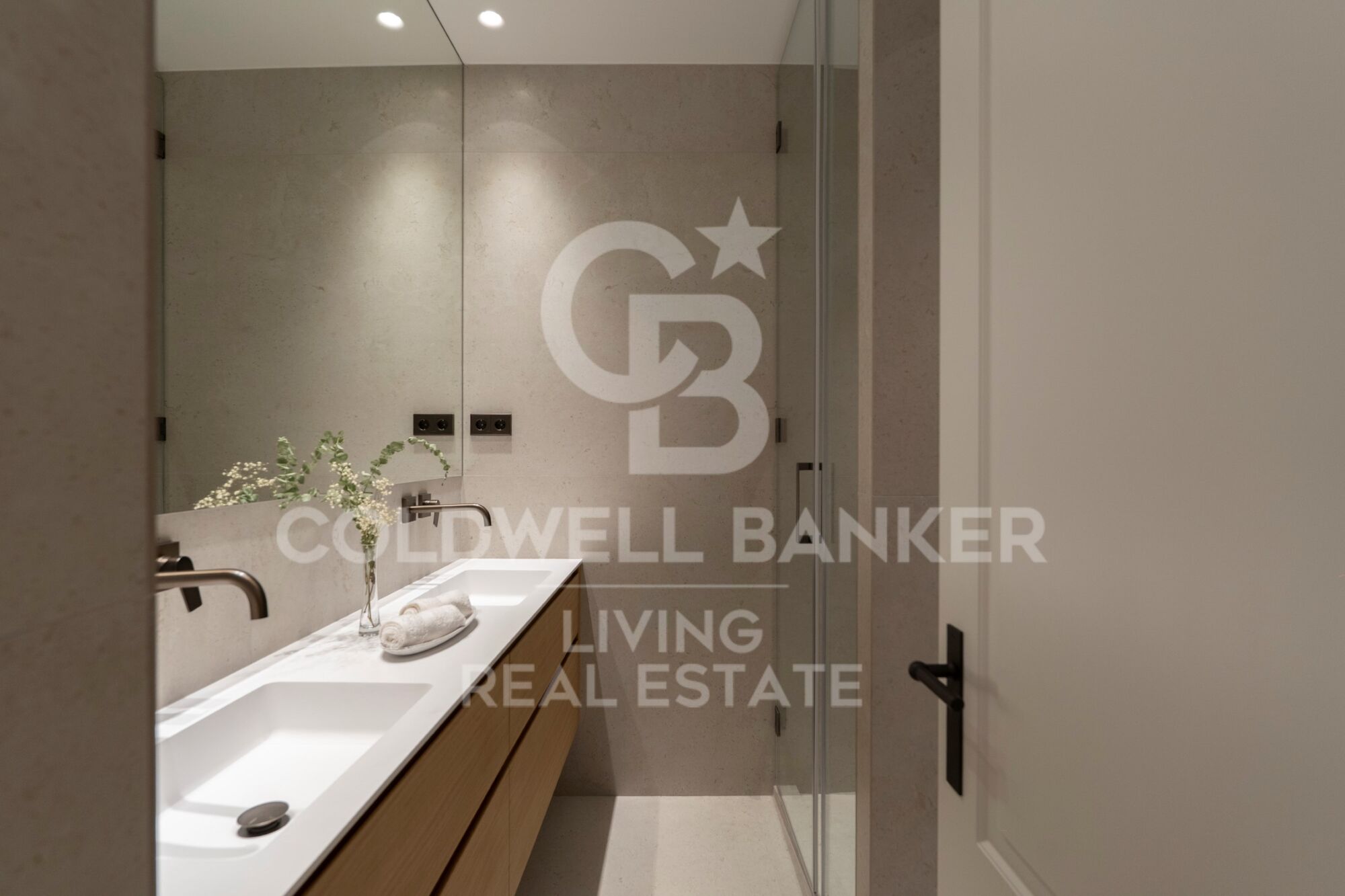 Flat 4 Bedrooms Sale Madrid