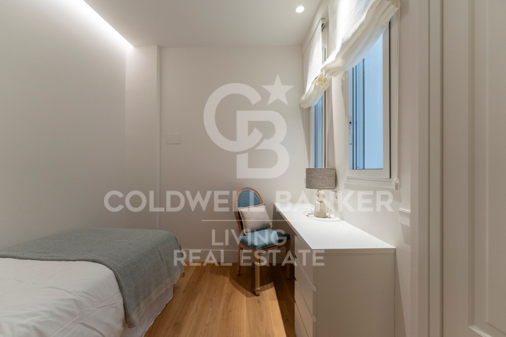 Flat 4 Bedrooms Sale Madrid