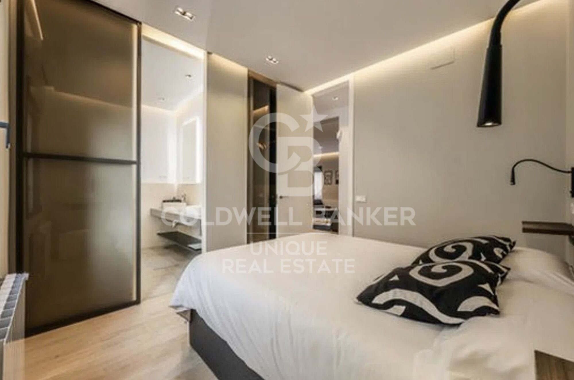 Renovated exterior flat in Palacio, Madrid
