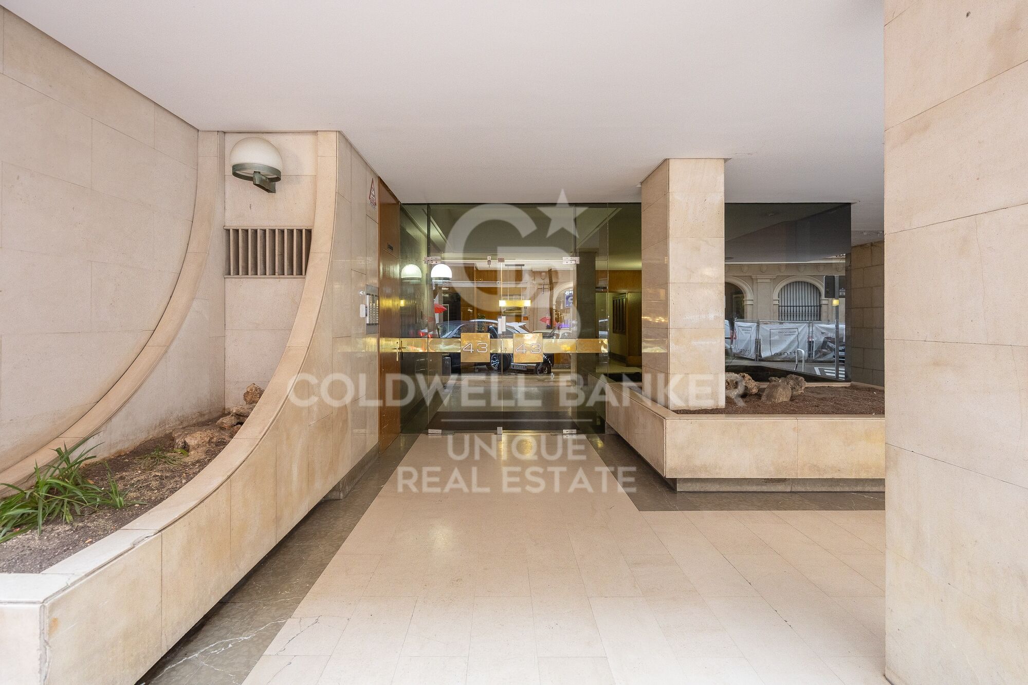 Renovated exterior apartment in Recoletos, Madrid