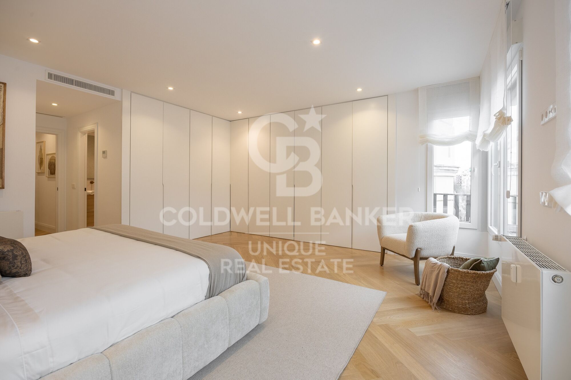 Renovated exterior apartment in Recoletos, Madrid