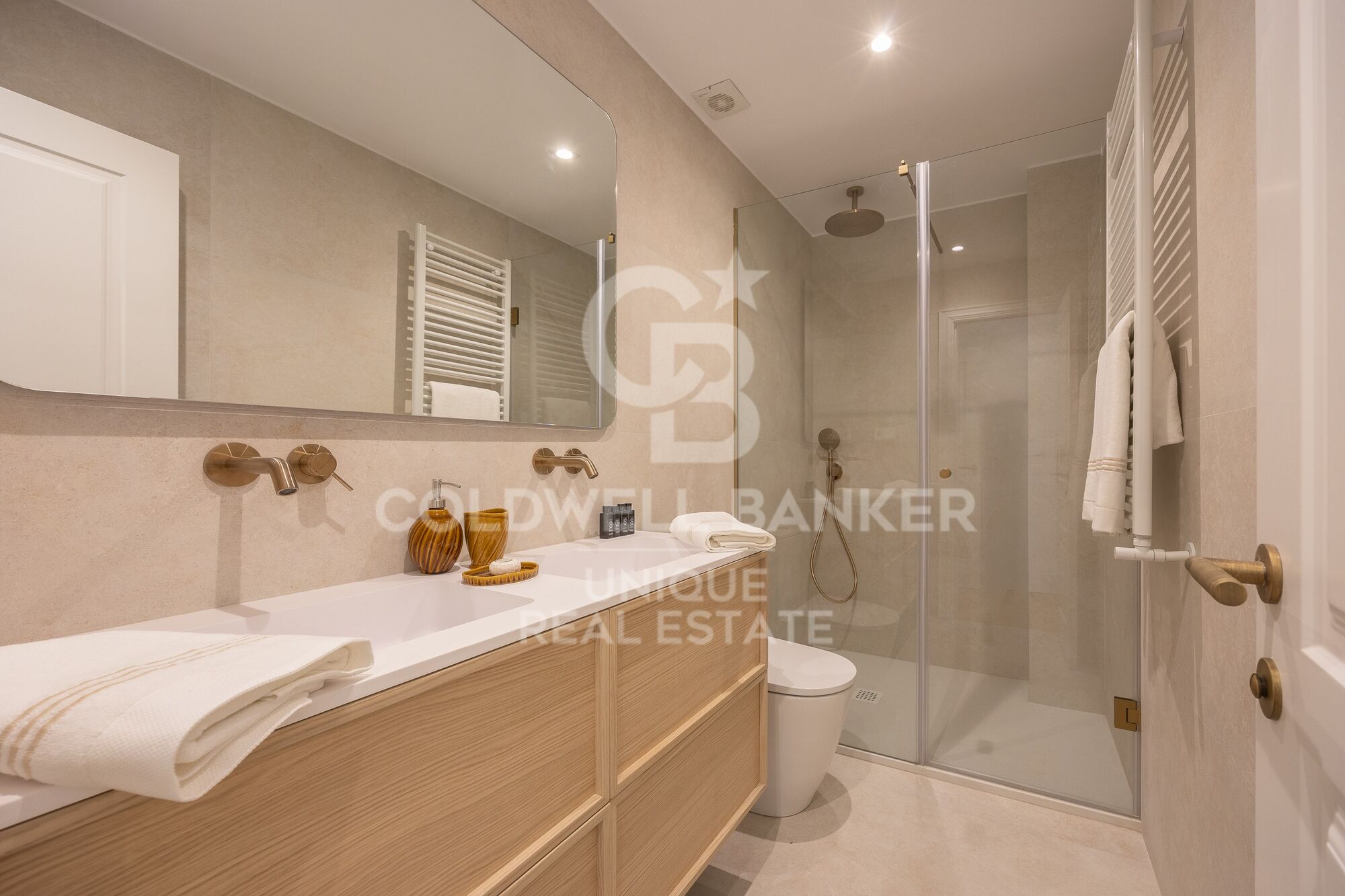 Renovated exterior apartment in Recoletos, Madrid