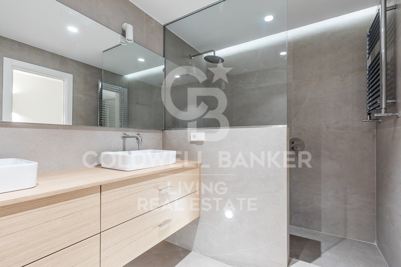 Flat 3 Bedrooms Sale Madrid